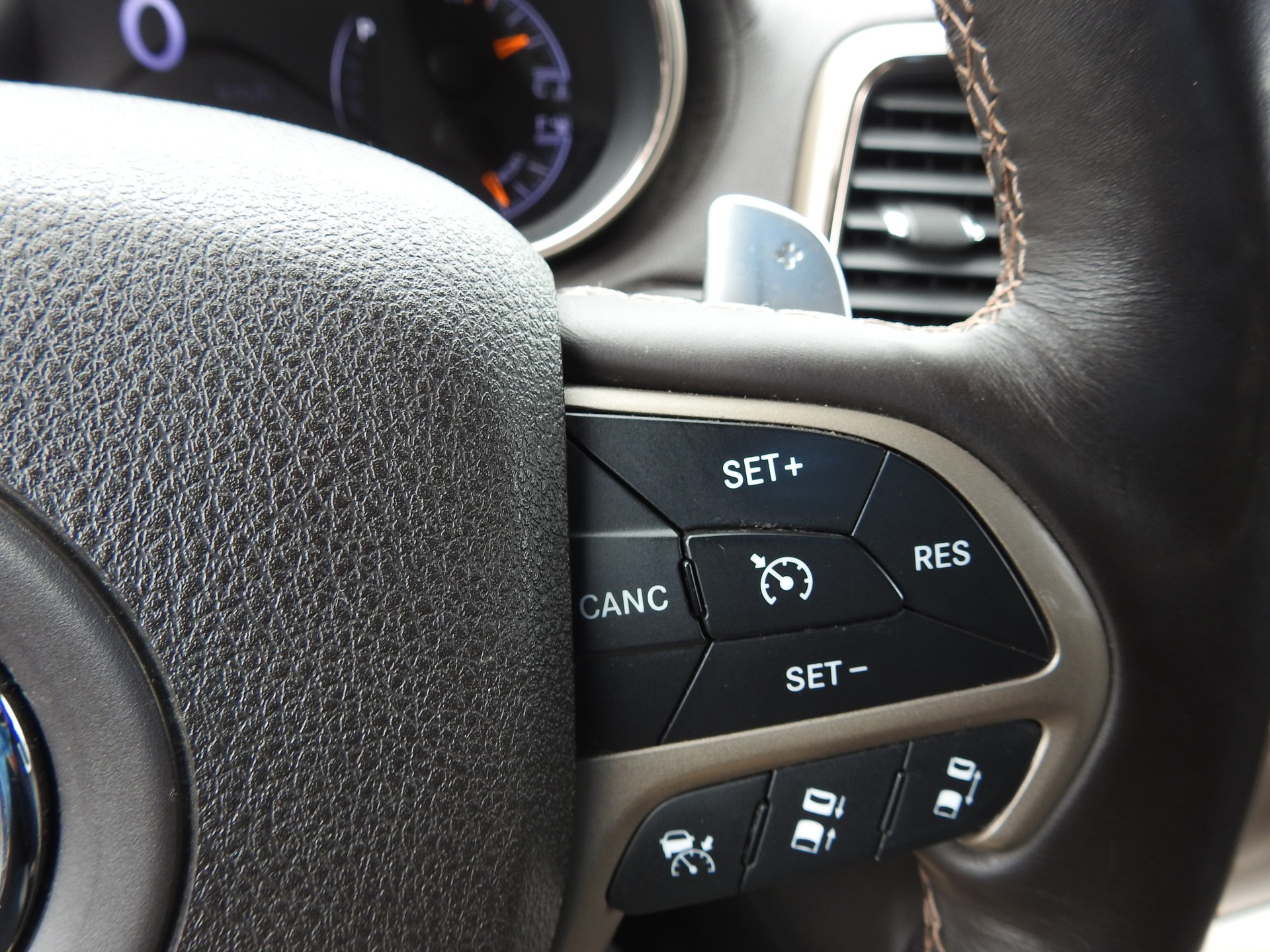 JEEP Grand Cherokee 3.0 CRD Summit Automatic-image-26