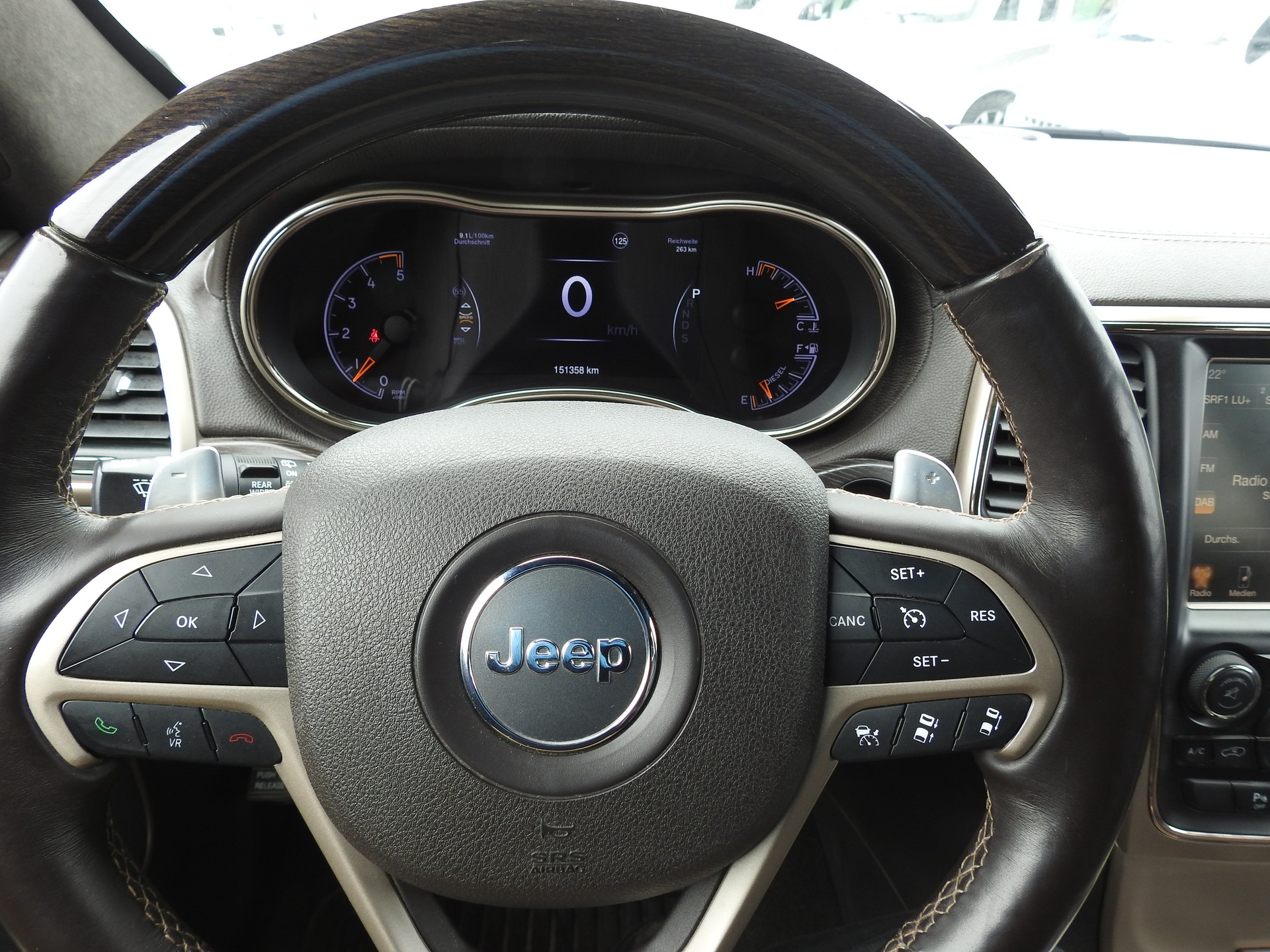 JEEP Grand Cherokee 3.0 CRD Summit Automatic-image-28