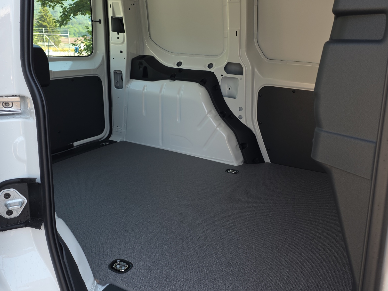 VW Caddy Cargo 1.5 TSI Entry-image-6