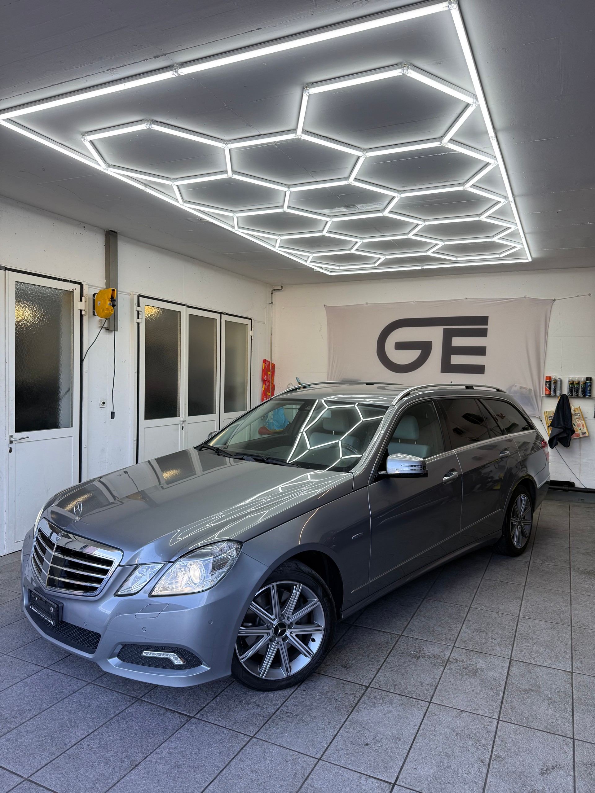 MERCEDES-BENZ E 350 CDI BlueEfficiency Elégance 4Matic 7G-Tronic-image-0