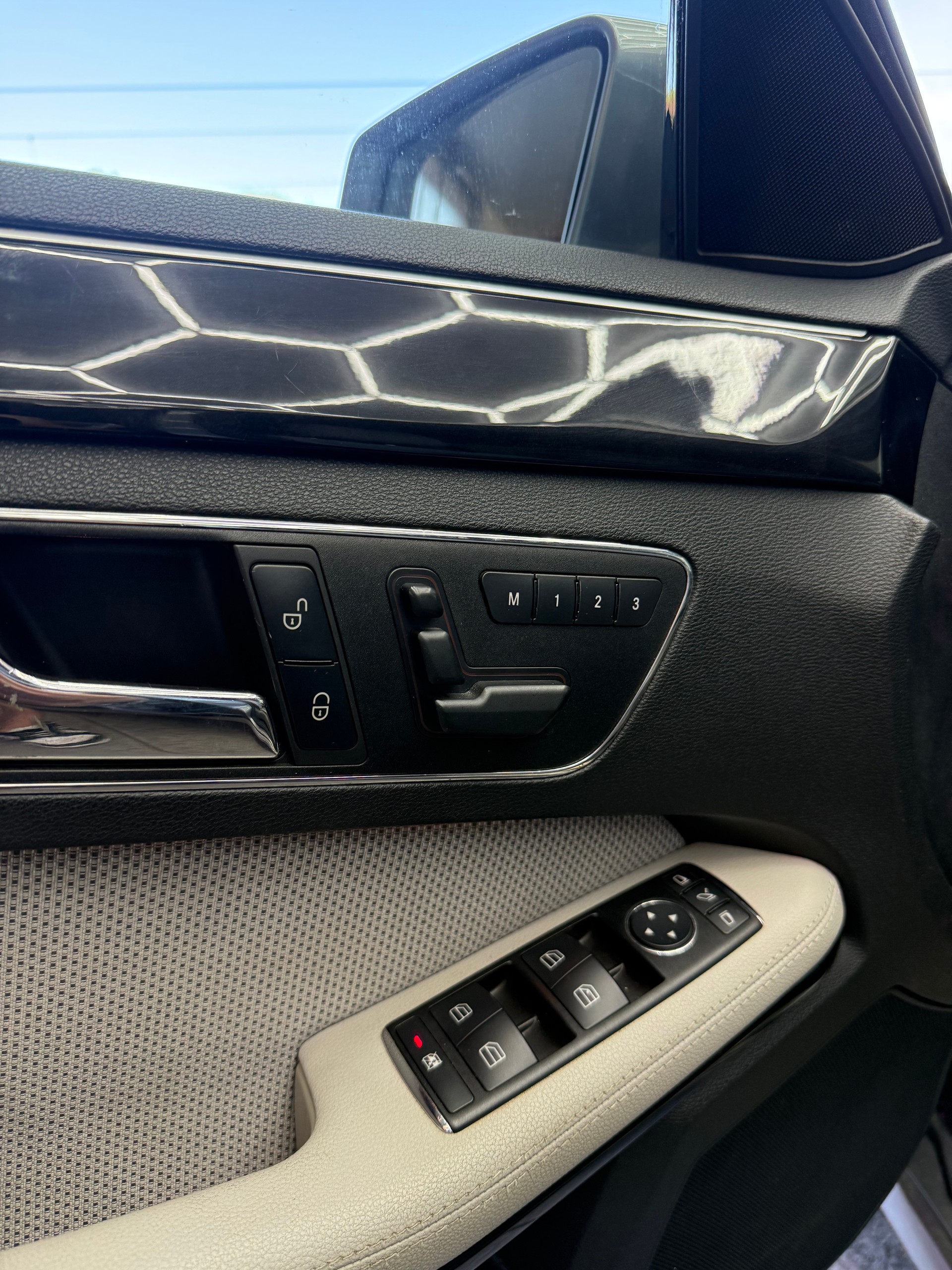 MERCEDES-BENZ E 350 CDI BlueEfficiency Elégance 4Matic 7G-Tronic-image-8