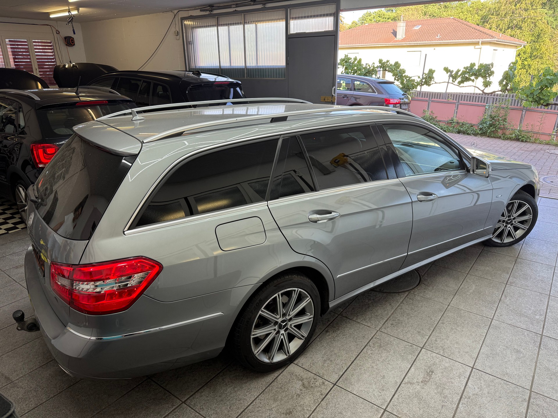 MERCEDES-BENZ E 350 CDI BlueEfficiency Elégance 4Matic 7G-Tronic-image-2