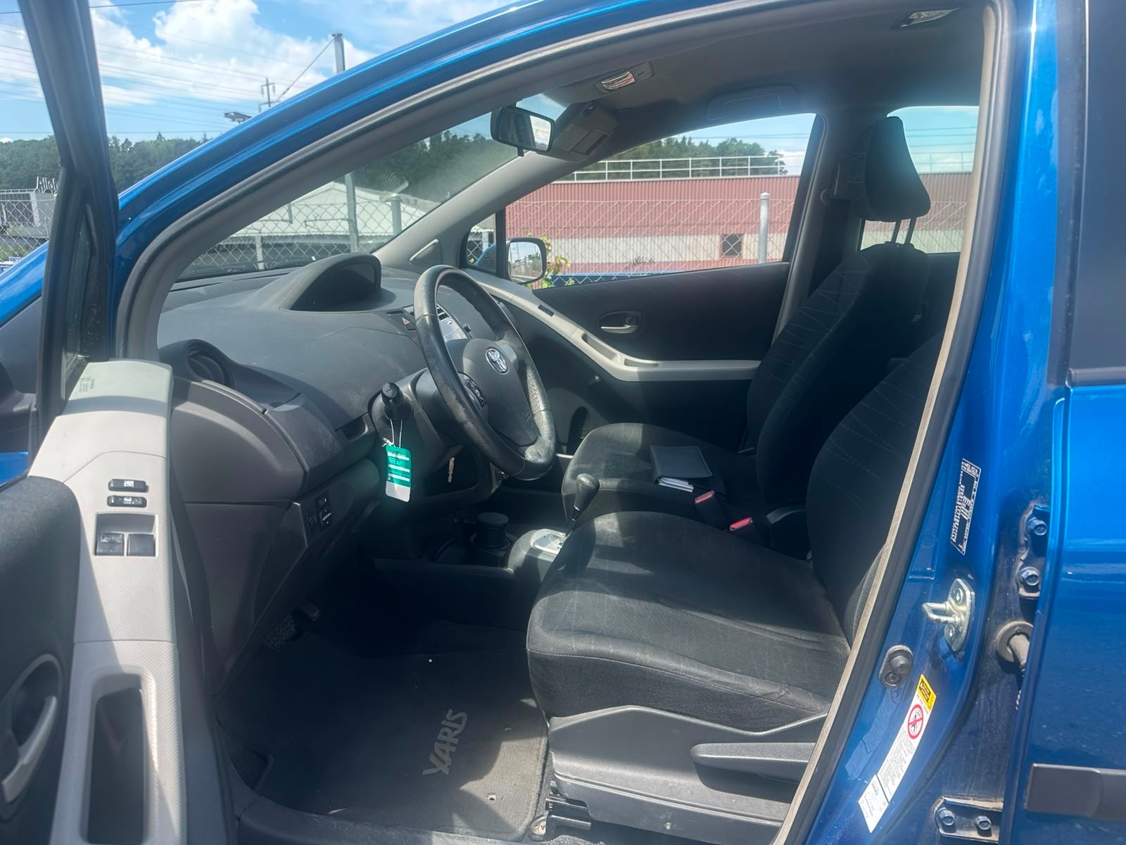 TOYOTA Yaris 1.3 City-image-8