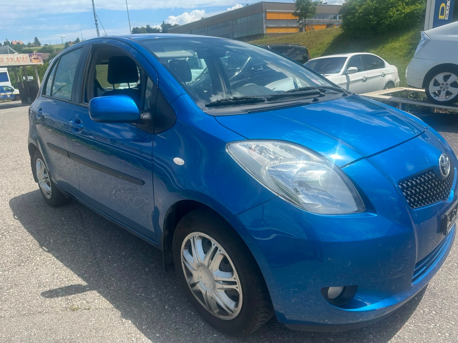 TOYOTA Yaris 1.3 City-image-2