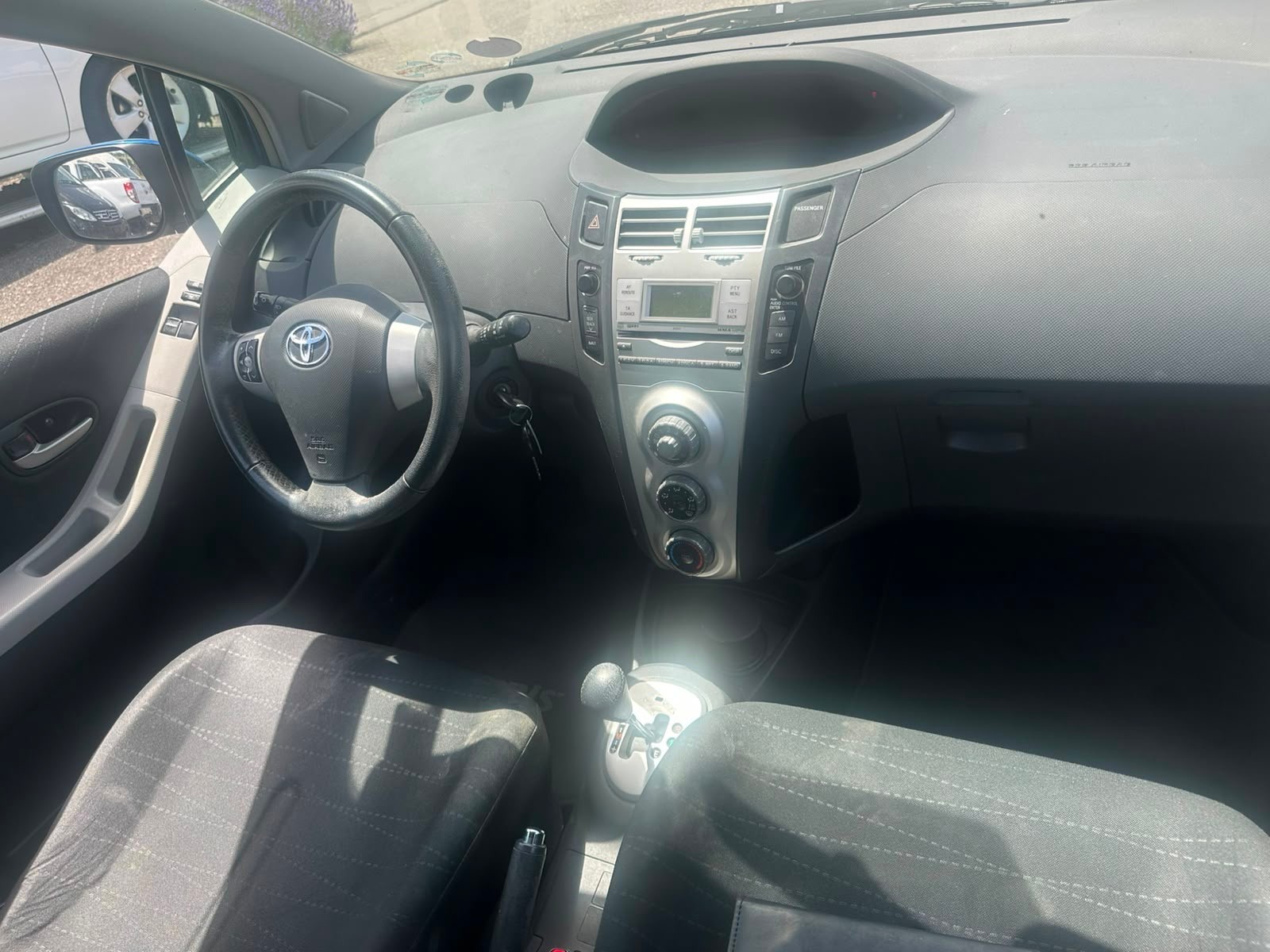 TOYOTA Yaris 1.3 City-image-6