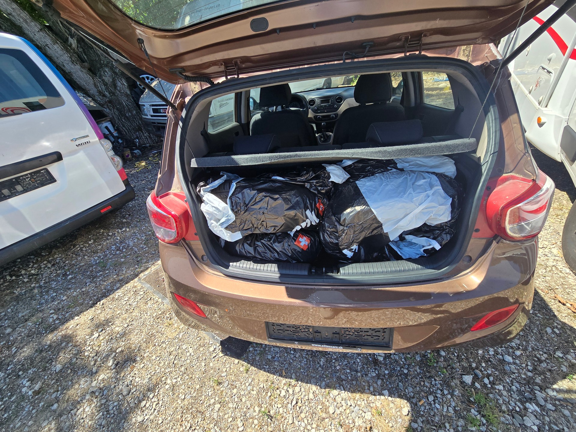 HYUNDAI i10-image-3
