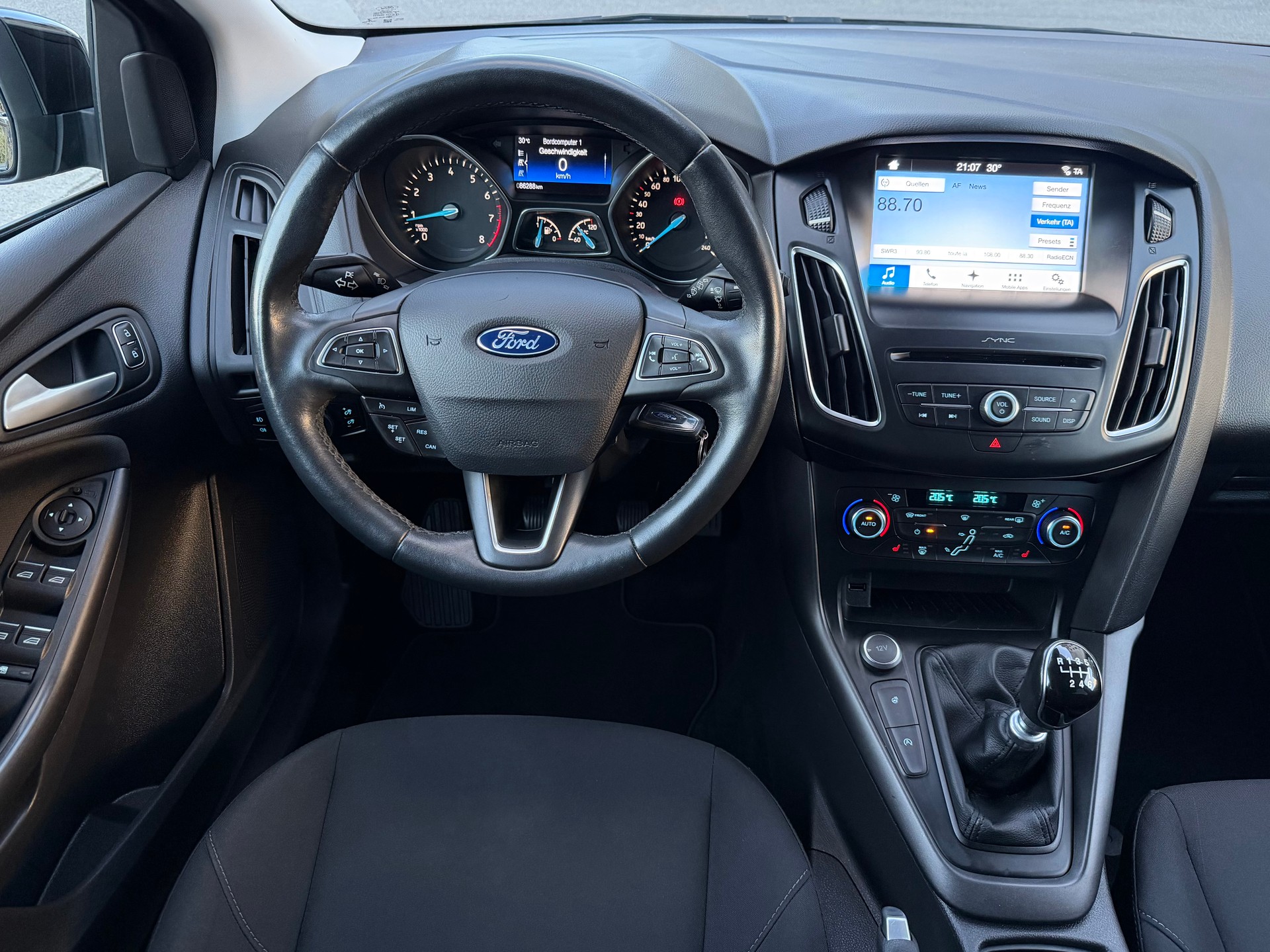 FORD Focus 1.0 SCTi Business-image-5
