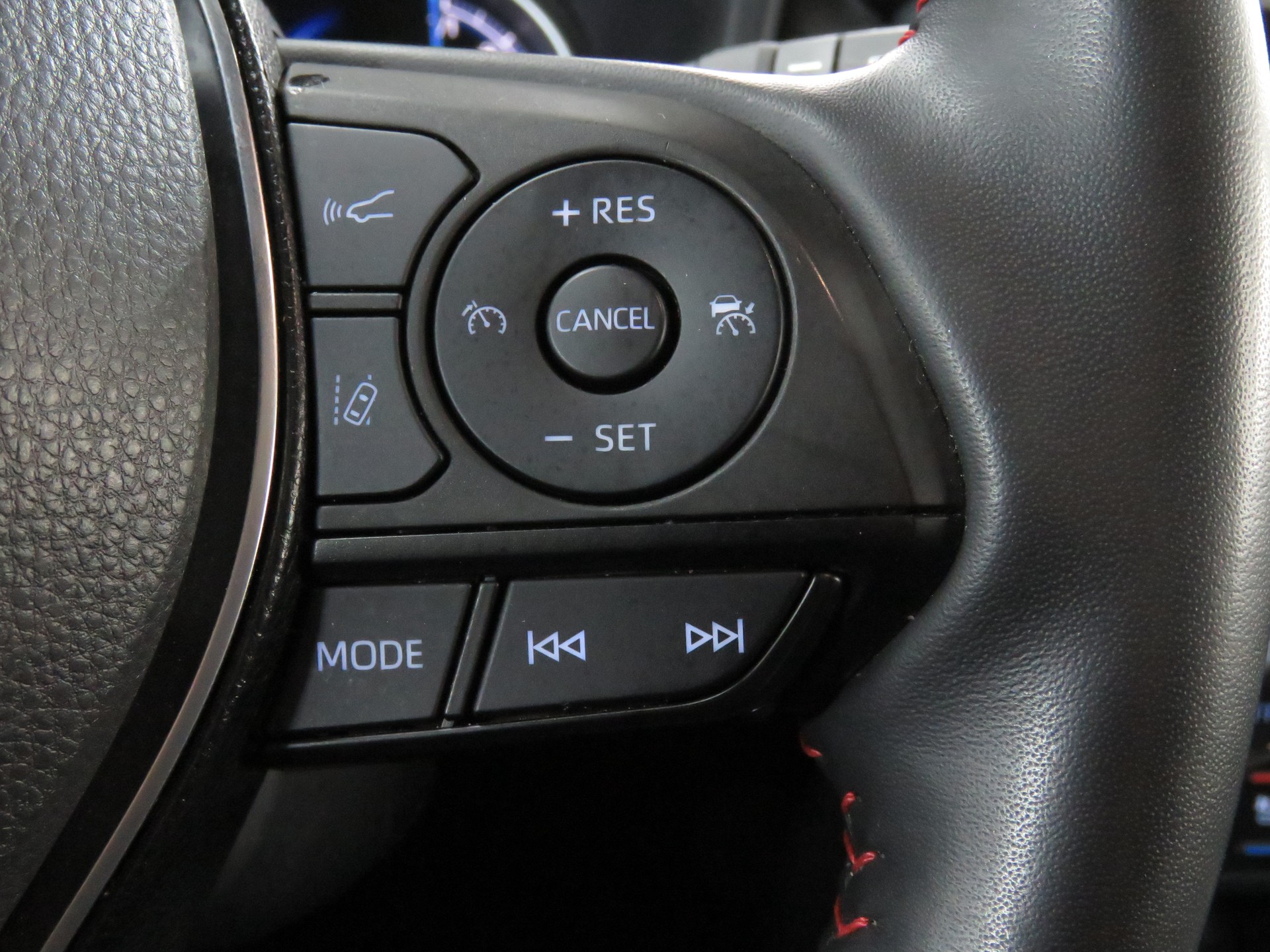 TOYOTA RAV-4 2.5 PHEV Platinum e-CVT 4WD (Automat)-image-20
