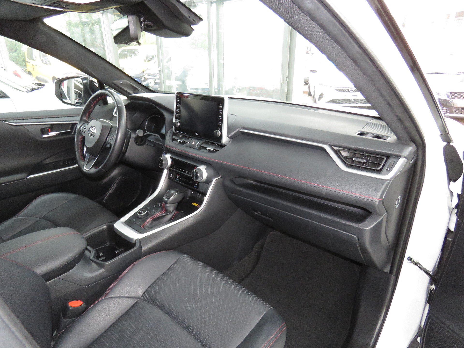 TOYOTA RAV-4 2.5 PHEV Platinum e-CVT 4WD (Automat)-image-11