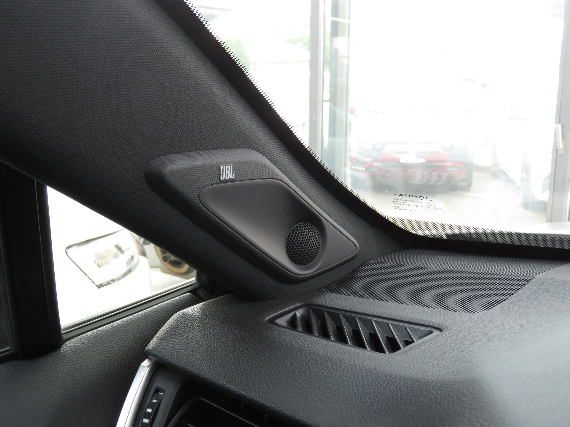 TOYOTA RAV-4 2.5 PHEV Platinum e-CVT 4WD (Automat)-image-22