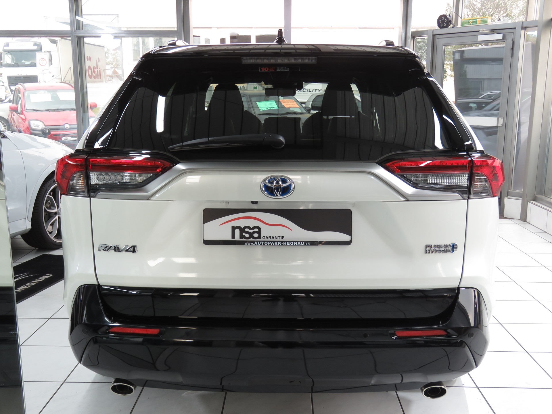 TOYOTA RAV-4 2.5 PHEV Platinum e-CVT 4WD (Automat)-image-4