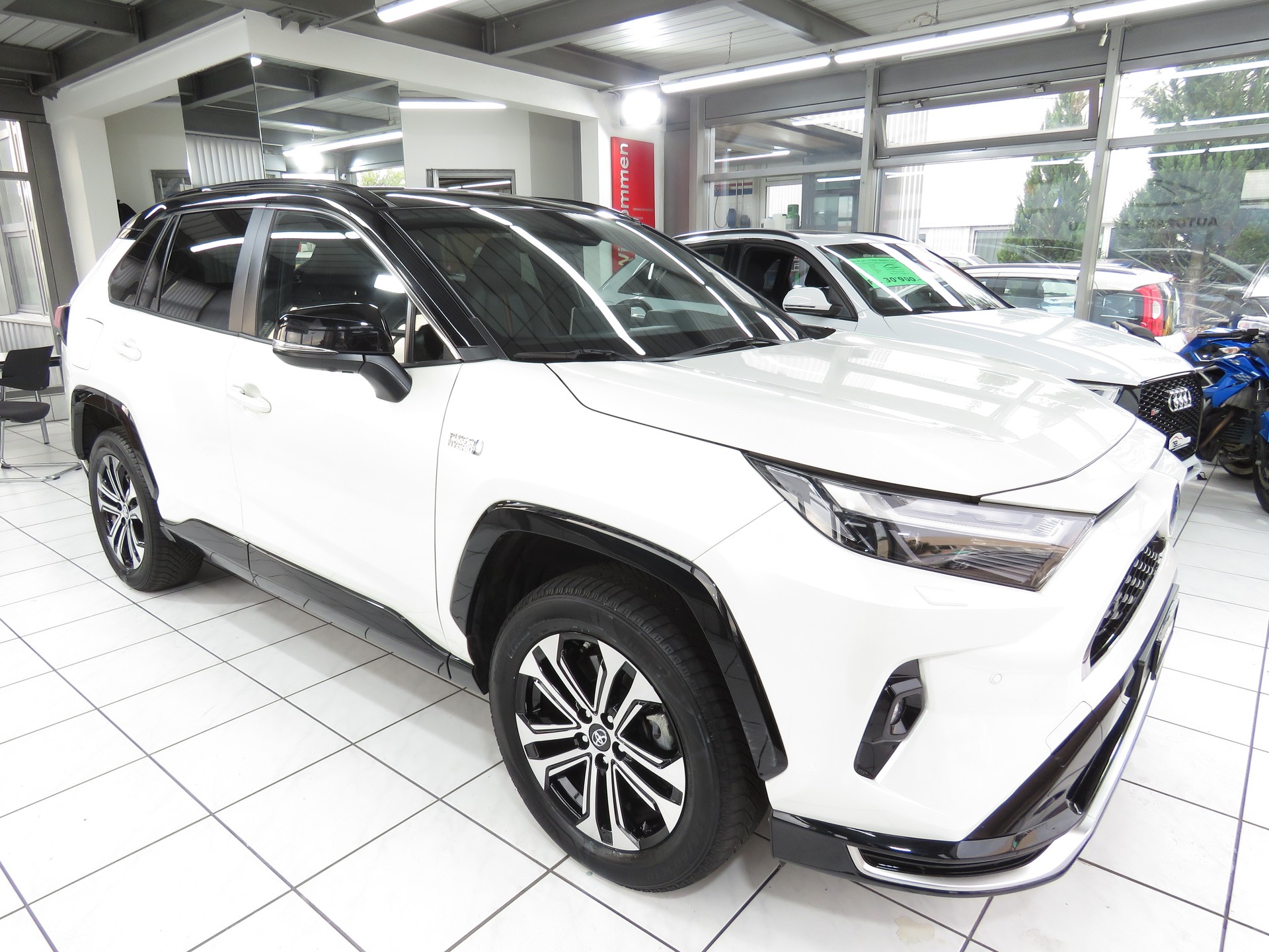 TOYOTA RAV-4 2.5 PHEV Platinum e-CVT 4WD (Automat)-image-2