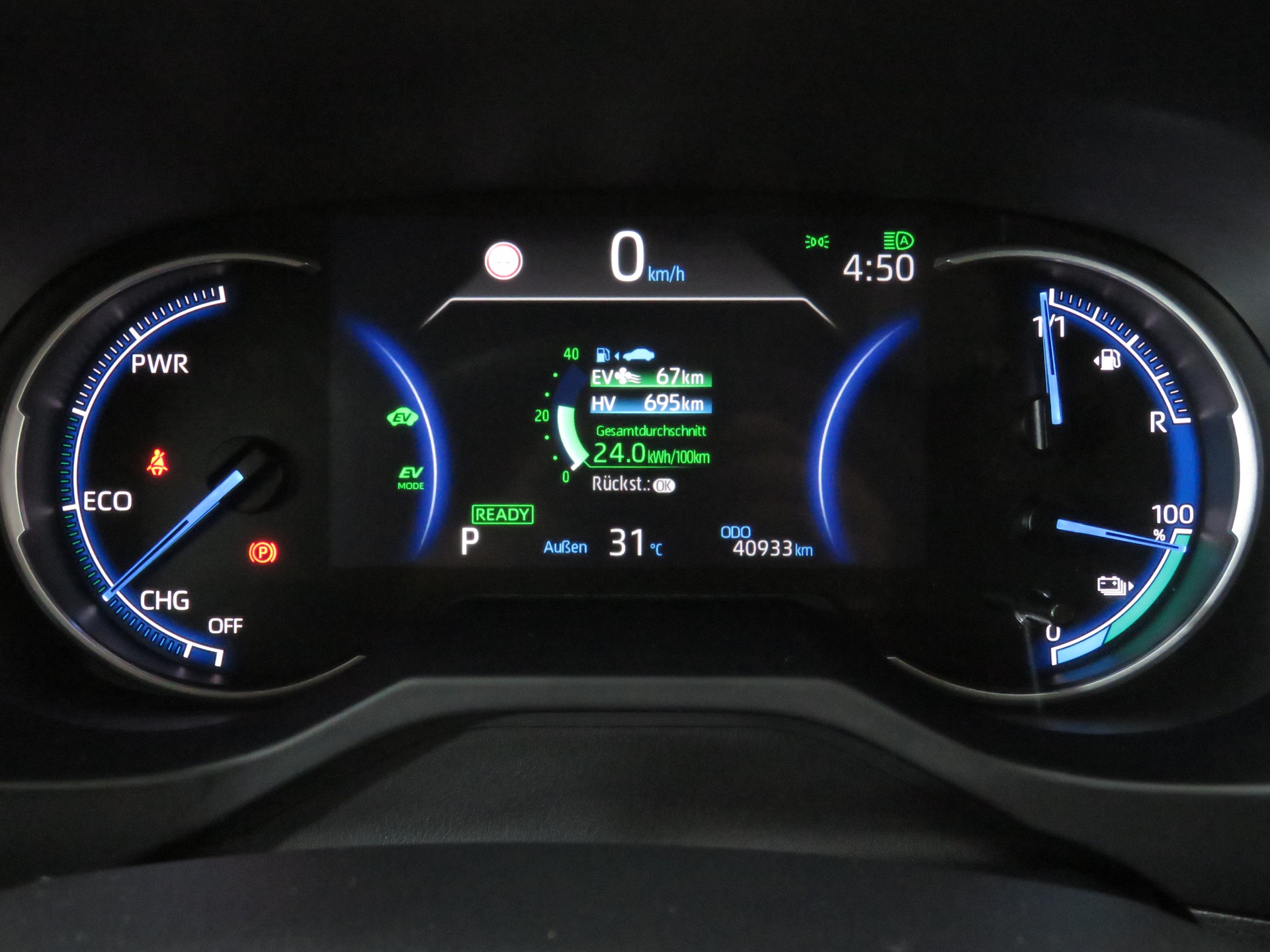 TOYOTA RAV-4 2.5 PHEV Platinum e-CVT 4WD (Automat)-image-15