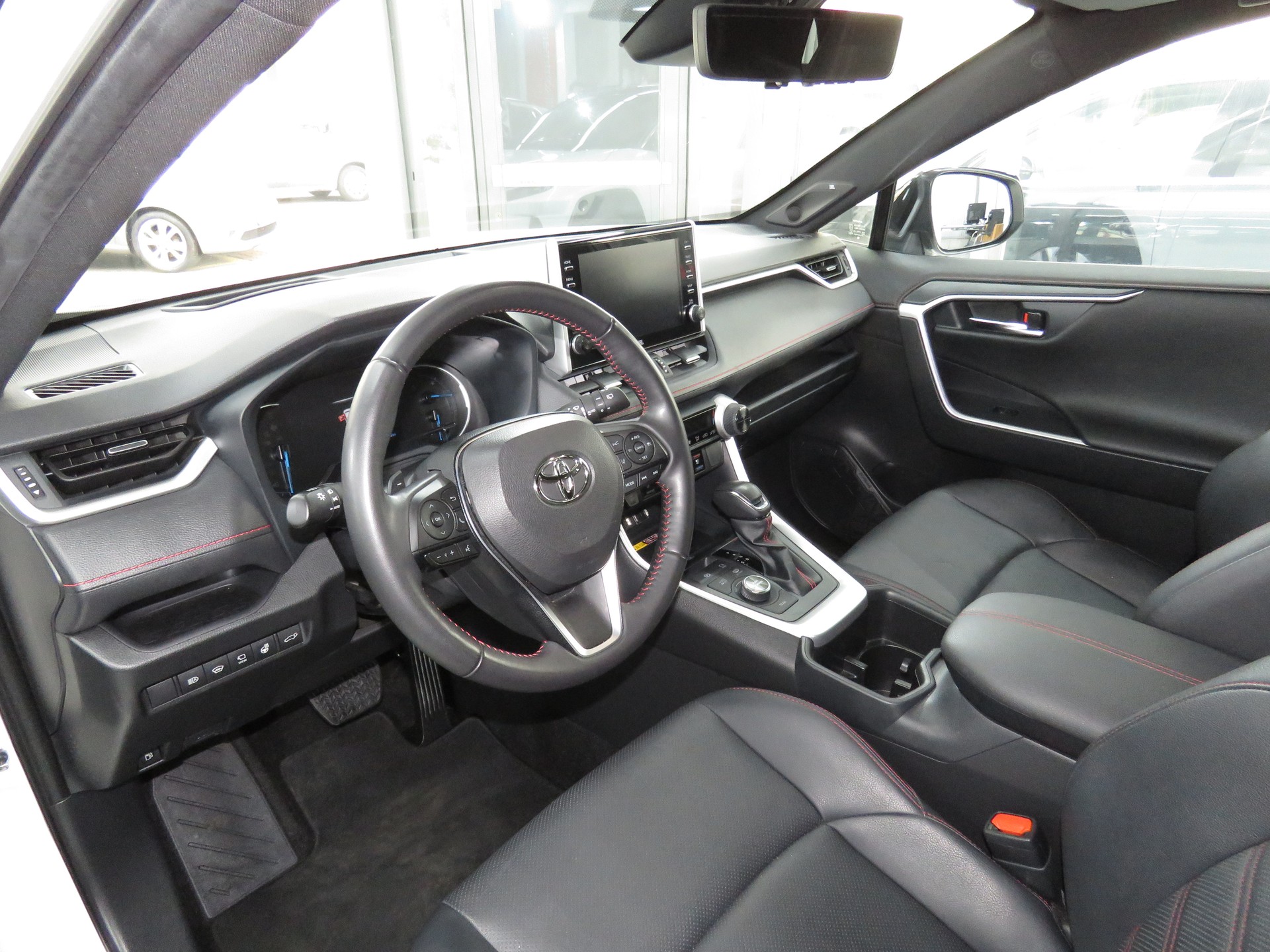TOYOTA RAV-4 2.5 PHEV Platinum e-CVT 4WD (Automat)-image-6