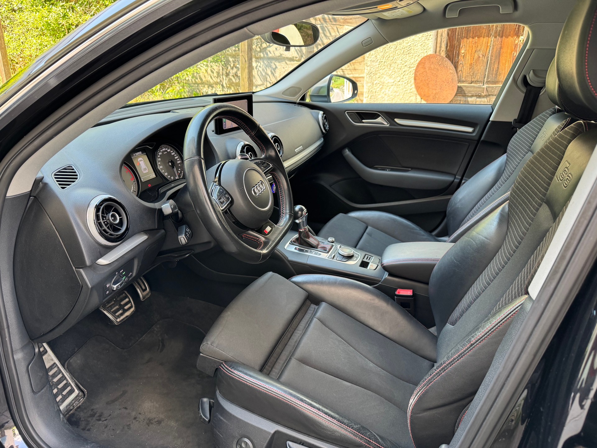 AUDI 2.0 T FSI quattro S-Tronic-image-5