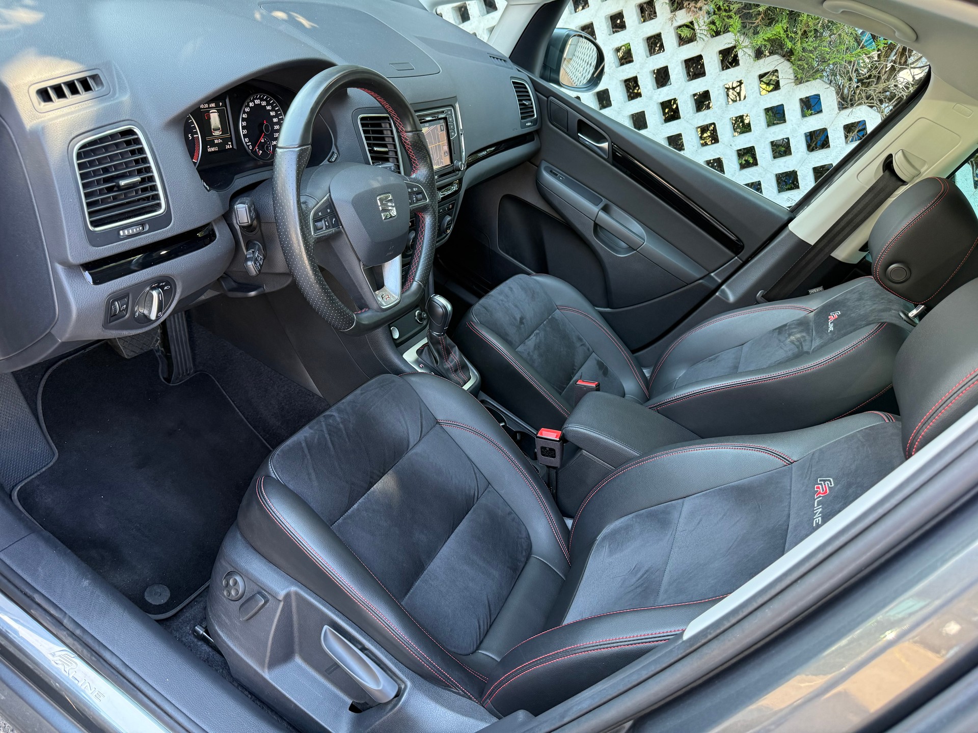SEAT Alhambra 2.0 TDI 4Drive SWISS FR-image-8