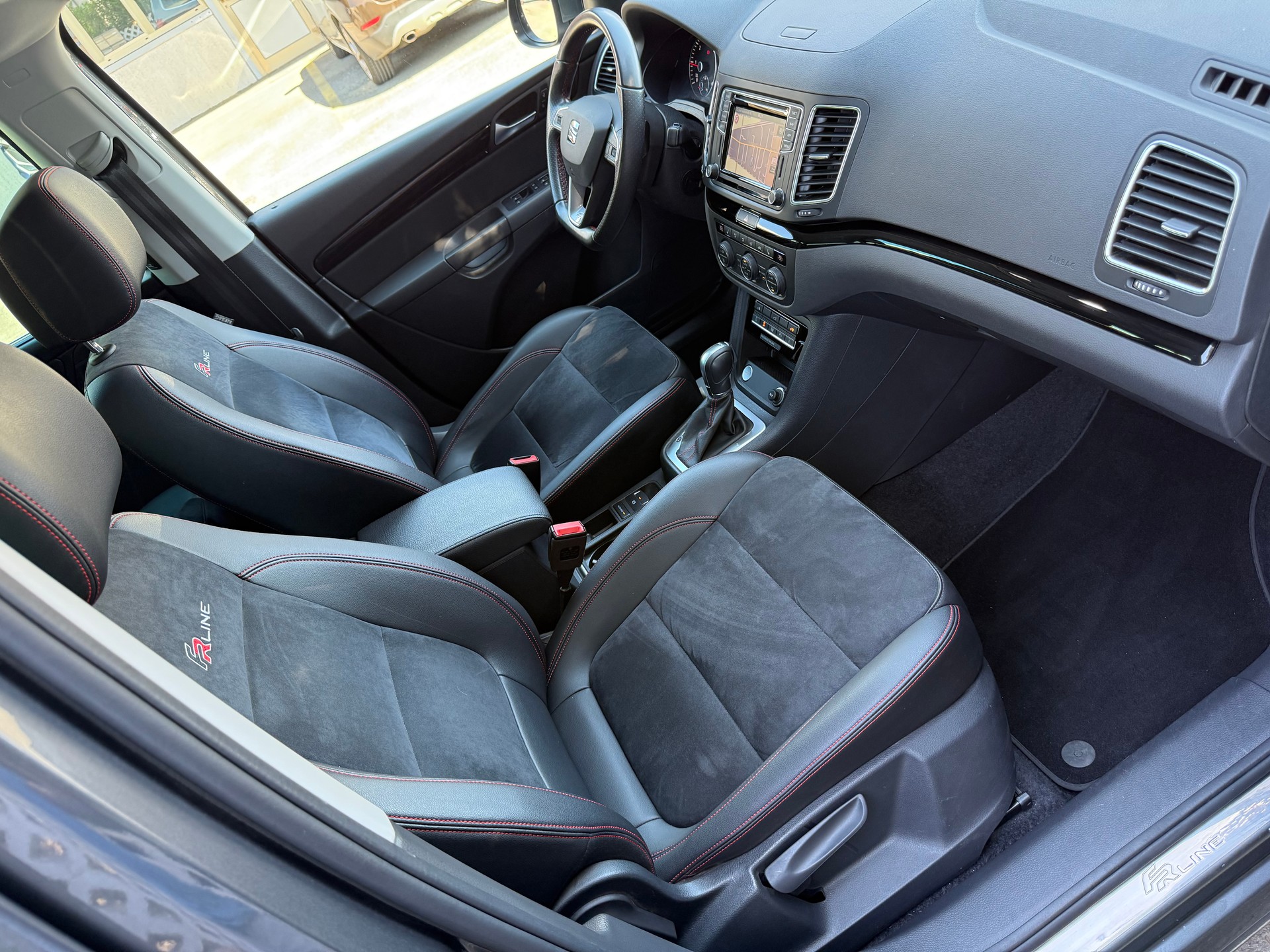 SEAT Alhambra 2.0 TDI 4Drive SWISS FR-image-11