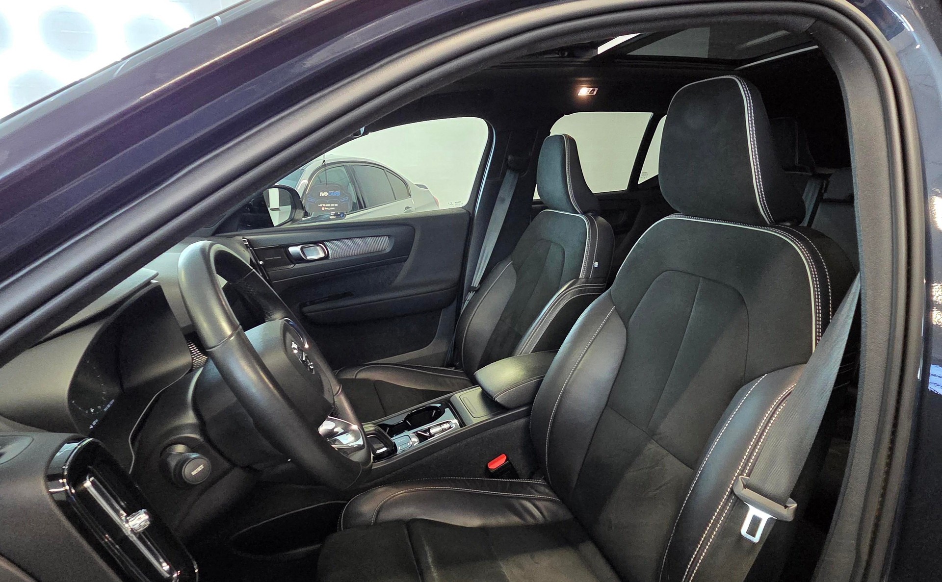 VOLVO XC40 B4 Benzin Mild Hybrid AWD Plus Bright DCT-image-5