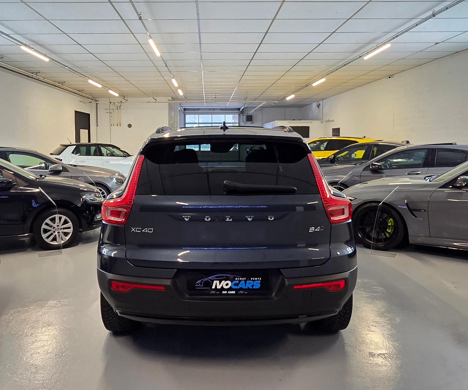 VOLVO XC40 B4 Benzin Mild Hybrid AWD Plus Bright DCT-image-3