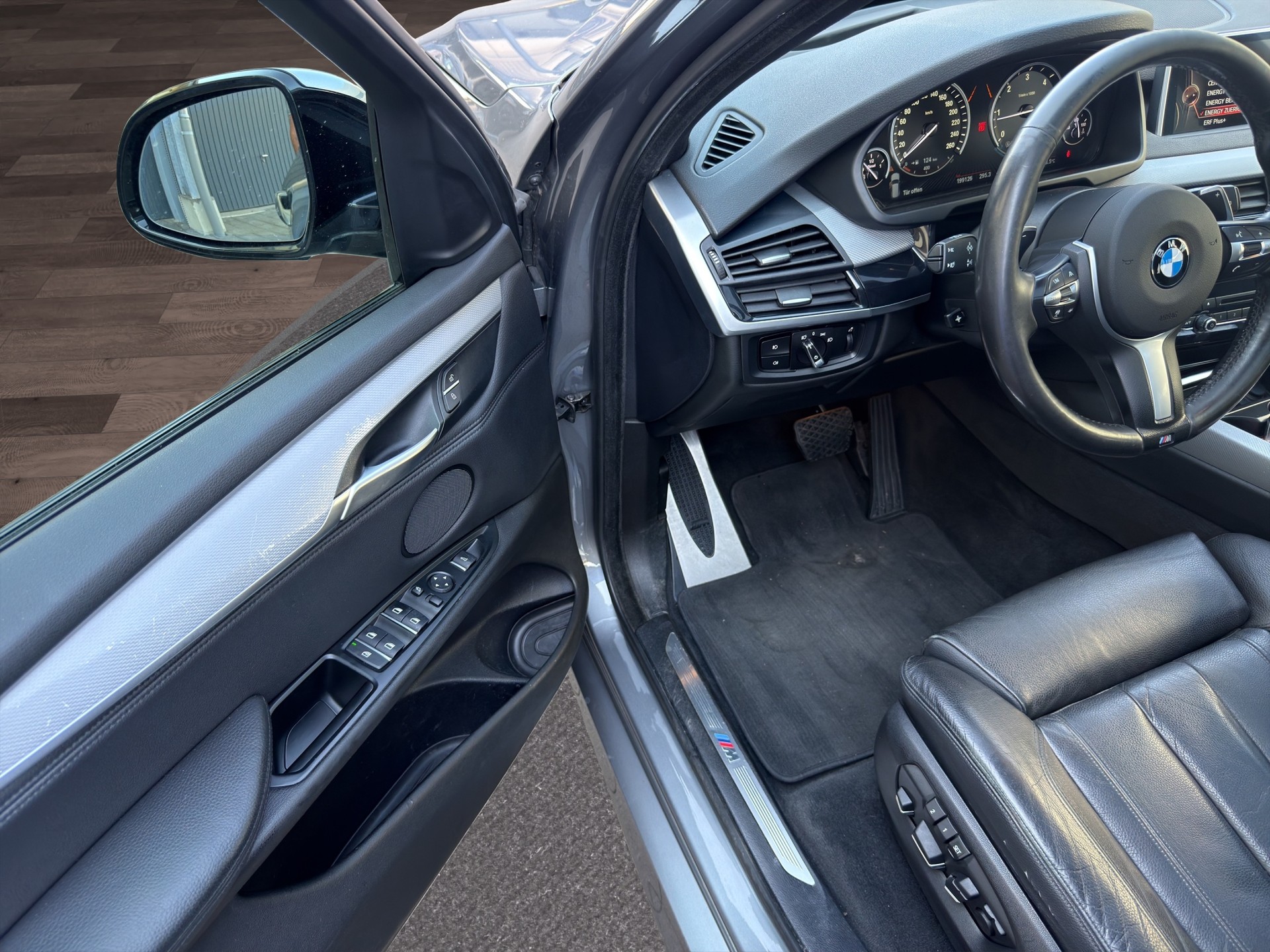 BMW X5 xDrive 30d Steptronic M Sport-image-19