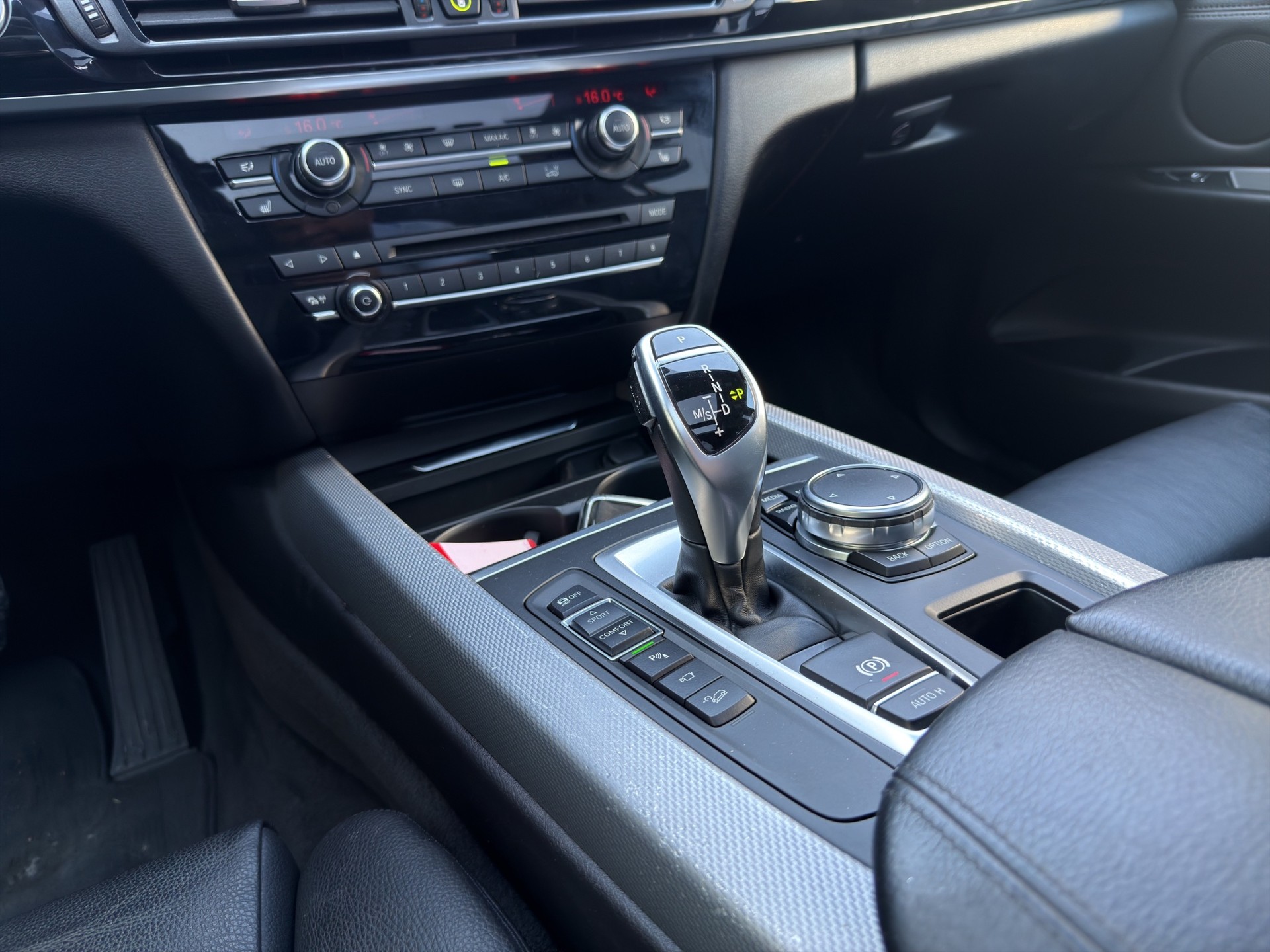 BMW X5 xDrive 30d Steptronic M Sport-image-17
