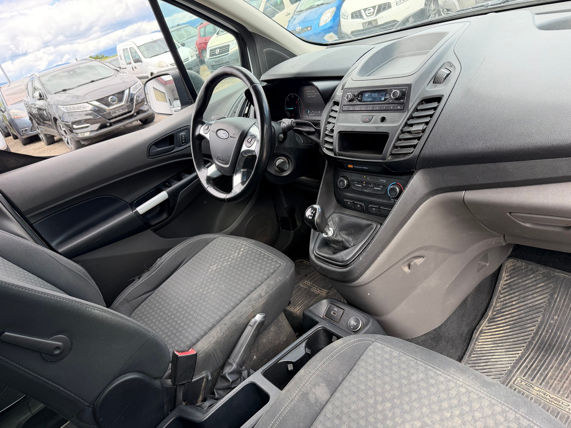 FORD Grand Tourneo Connect 1.5 EcoBlue Trend-image-1