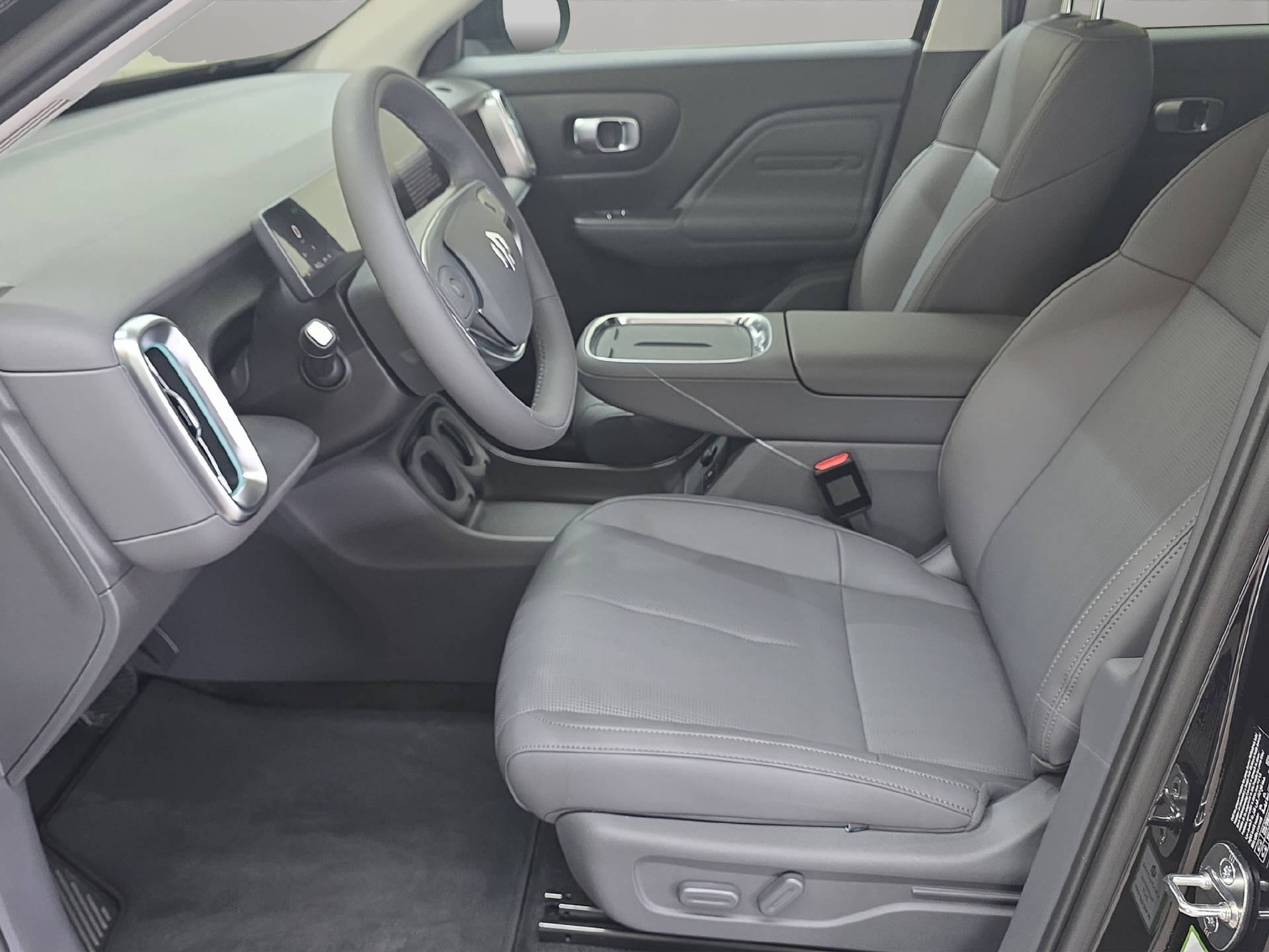 LEAPMOTOR B10 1.5 Hybrid EV-image-4