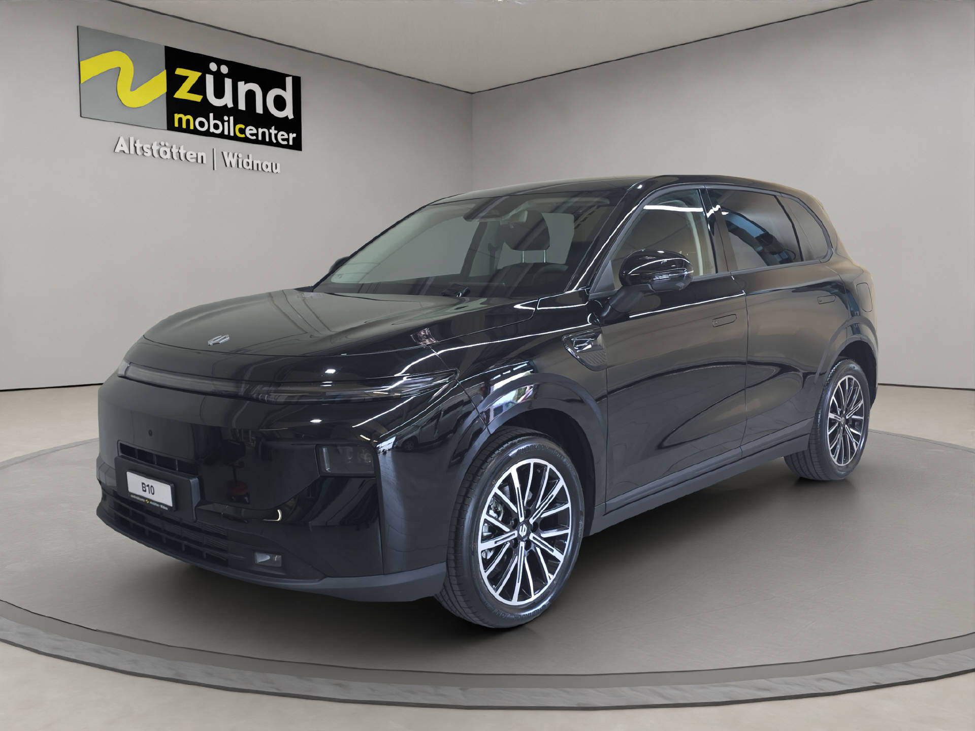 LEAPMOTOR B10 1.5 Hybrid EV-image-0