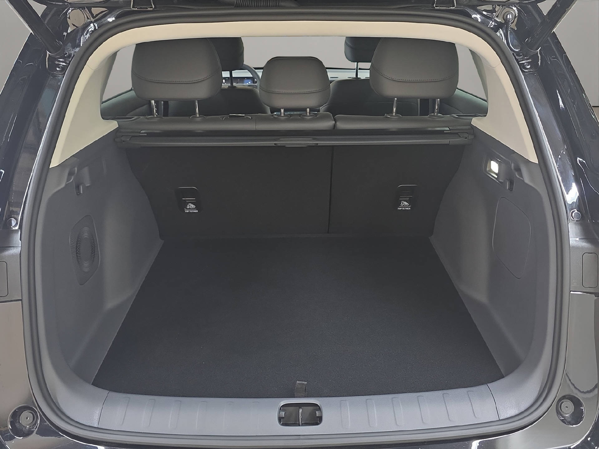 LEAPMOTOR B10 1.5 Hybrid EV-image-10