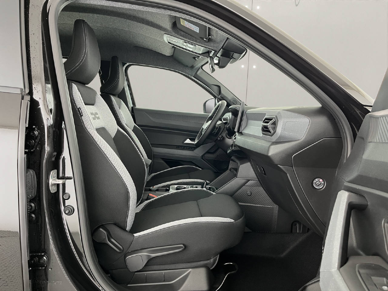 DACIA Duster 1.2 Hybrid Journey 4WD-image-15
