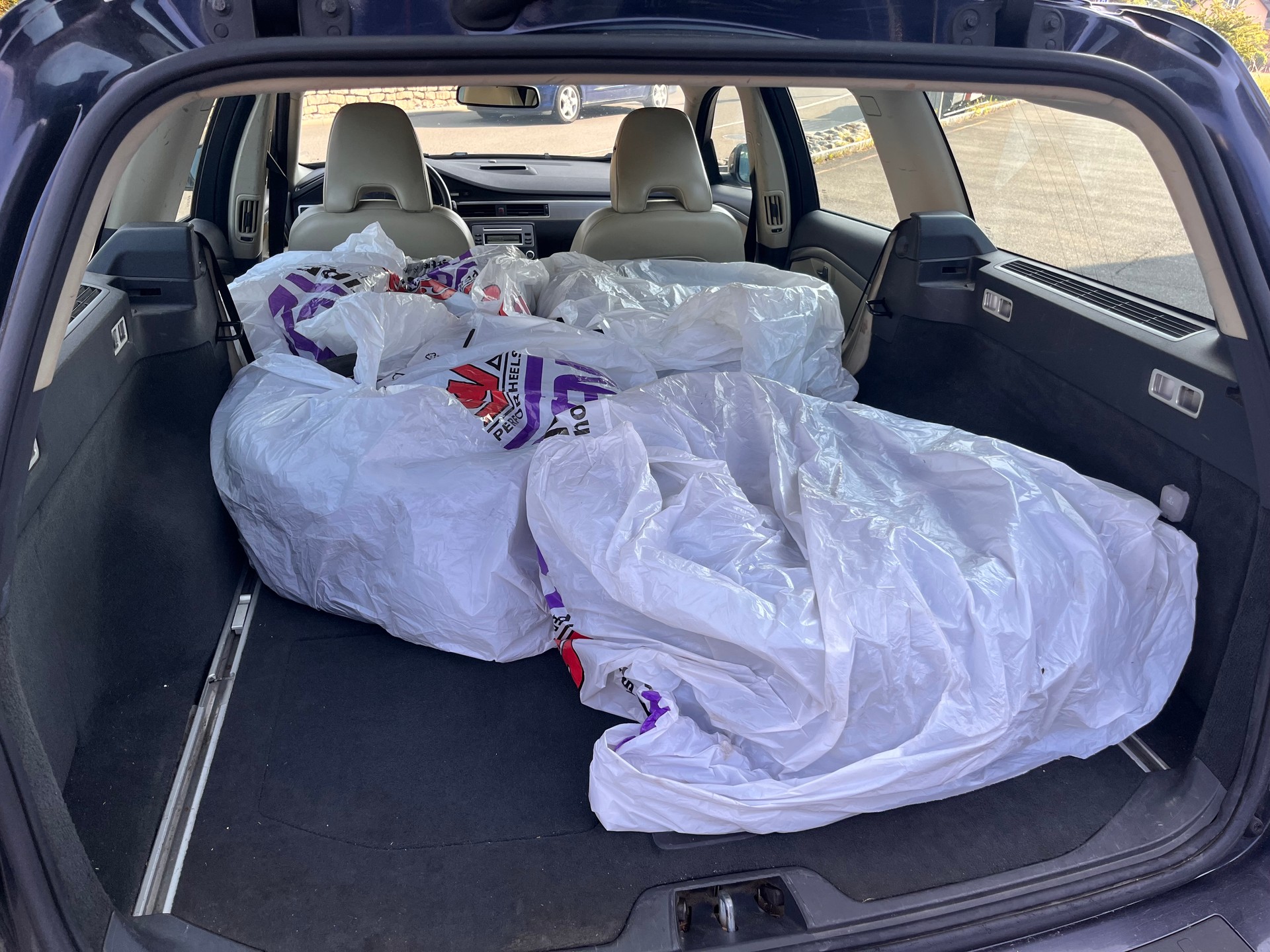 VOLVO V70 2.5T Momentum-image-3