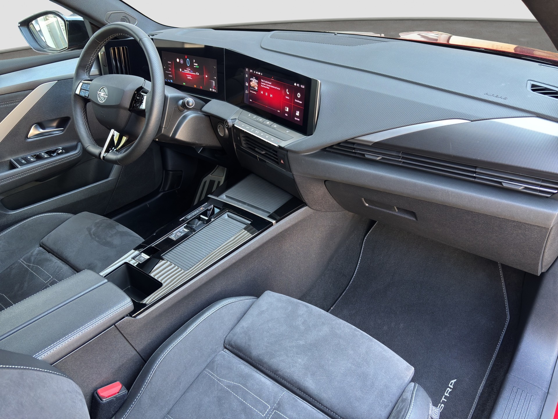 OPEL Astra 1.6 PHEV Turbo Swiss Plus A-image-12