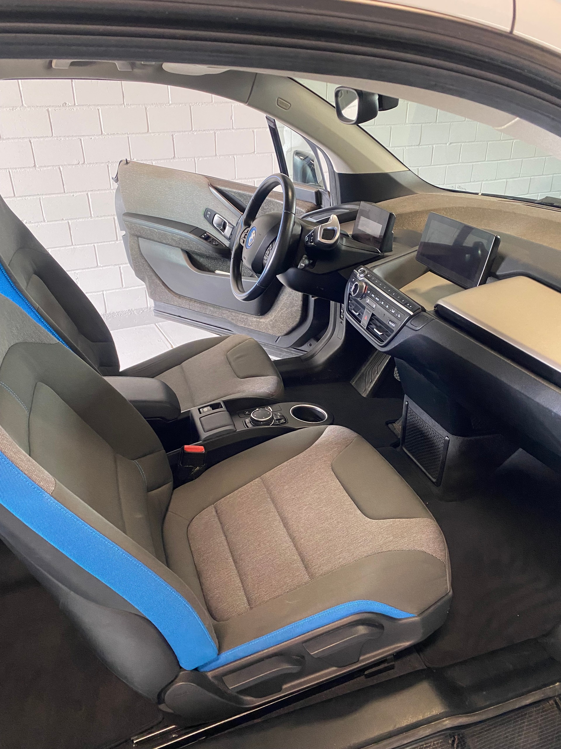 BMW i3 (60Ah)-image-13