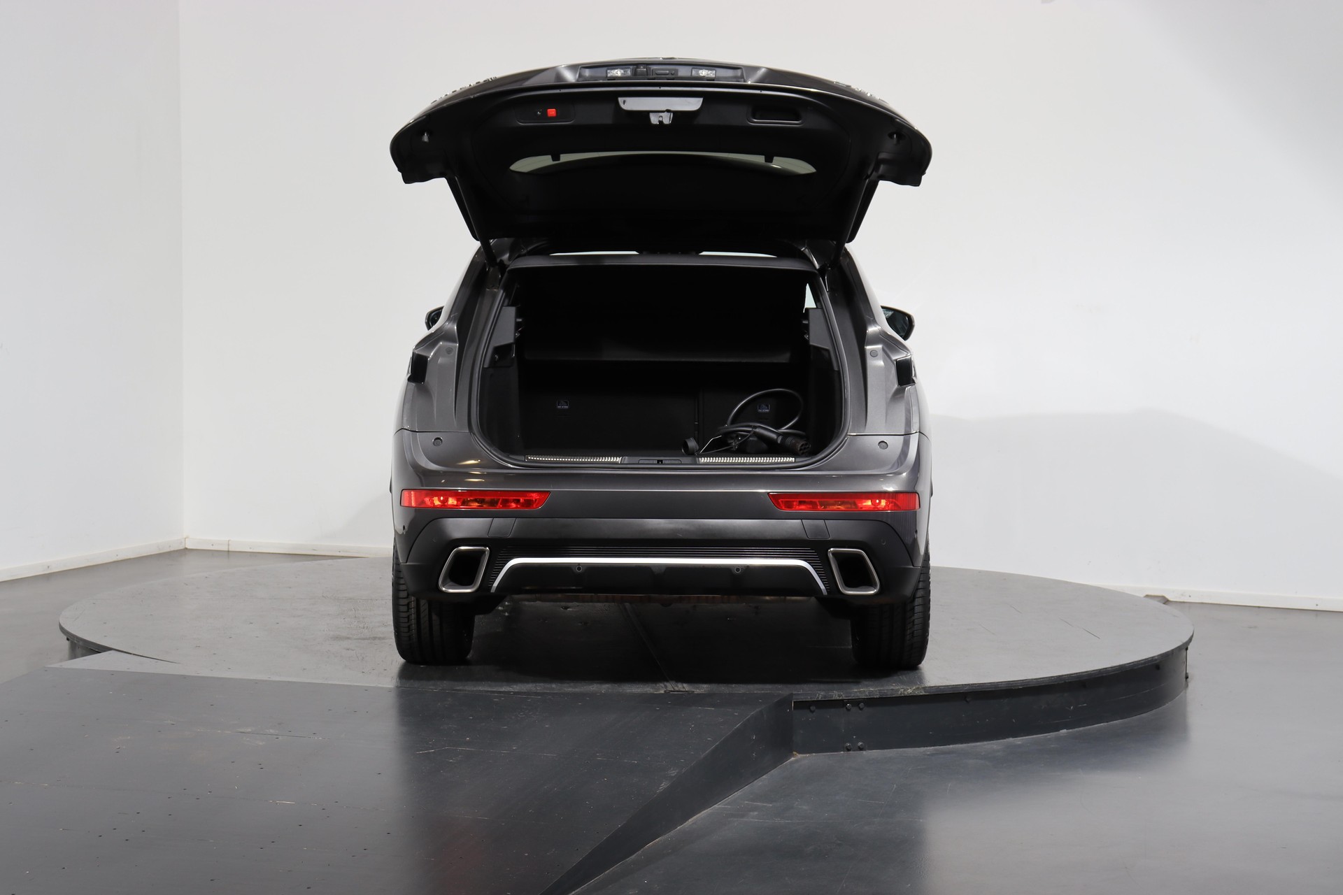 DS AUTOMOBILES 7 Crossback 1.6 E-Tense Louvre 4x4-image-3