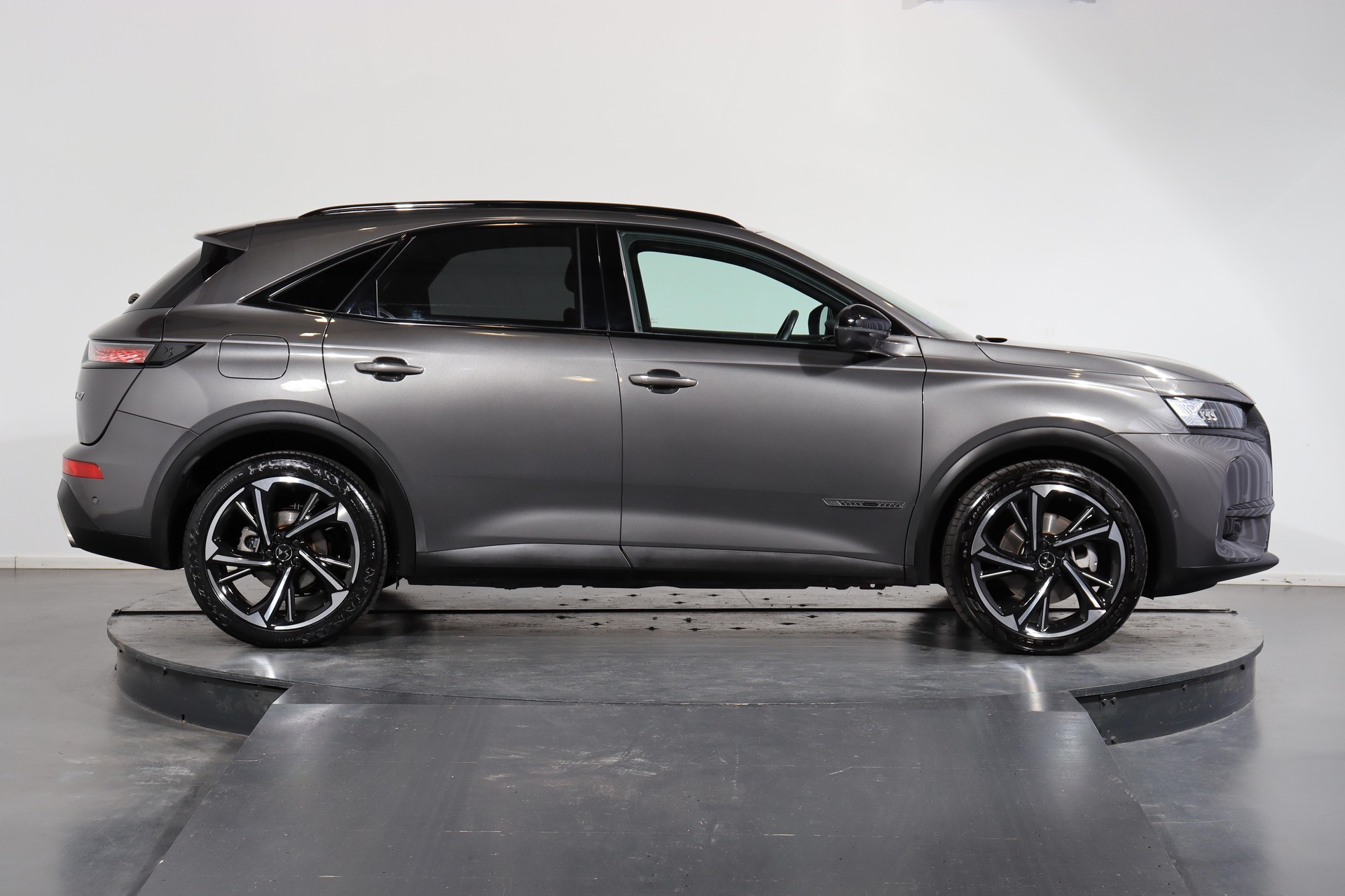 DS AUTOMOBILES 7 Crossback 1.6 E-Tense Louvre 4x4-image-1