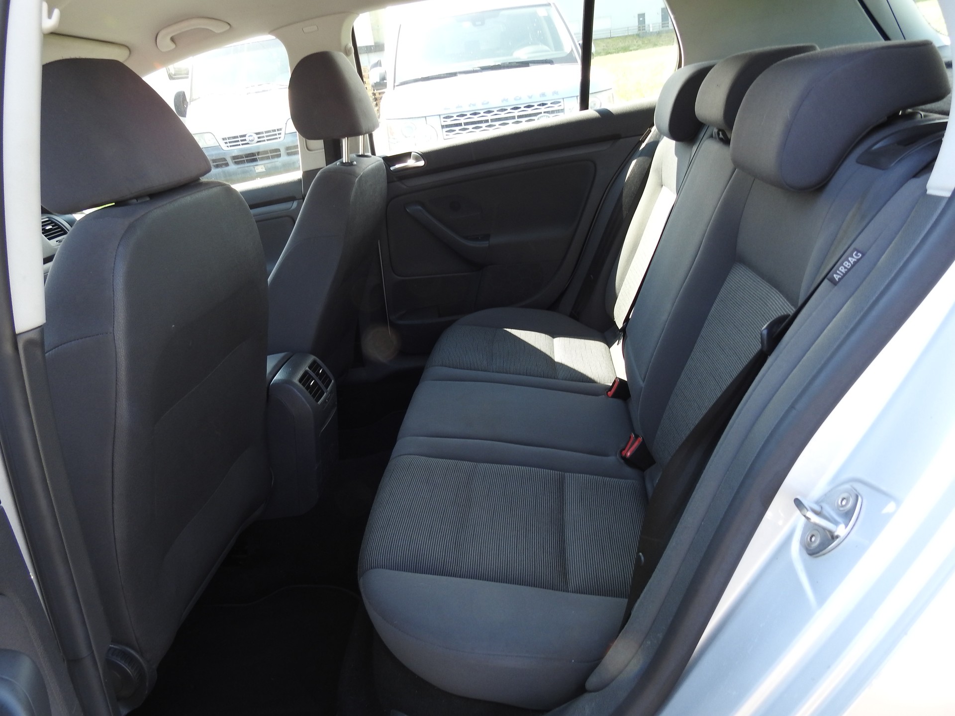 VW Golf 1.9 TDI Trendline 4Motion-image-14