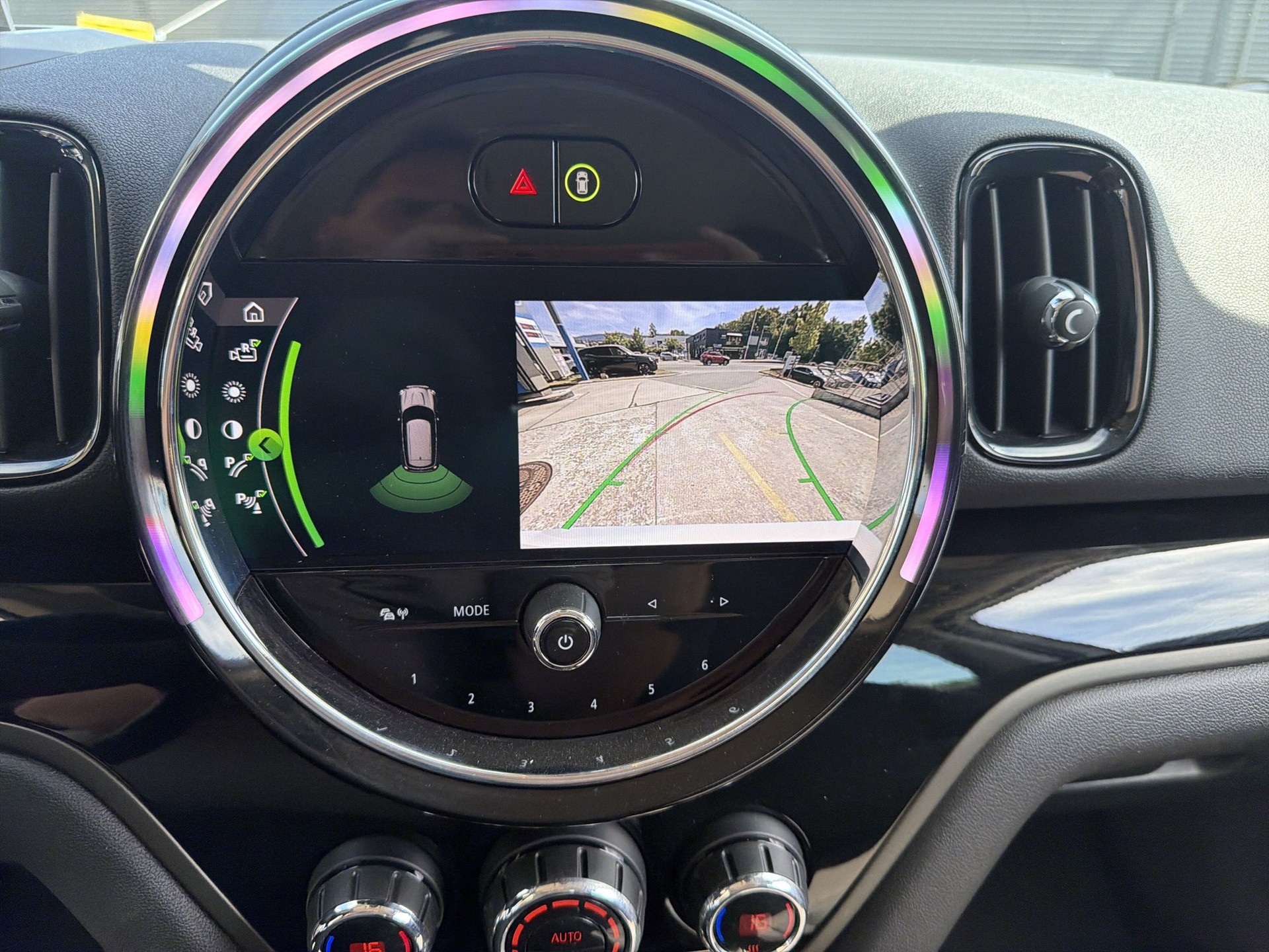 MINI Countryman Cooper SE ALL4 PHEV Steptronic-image-10