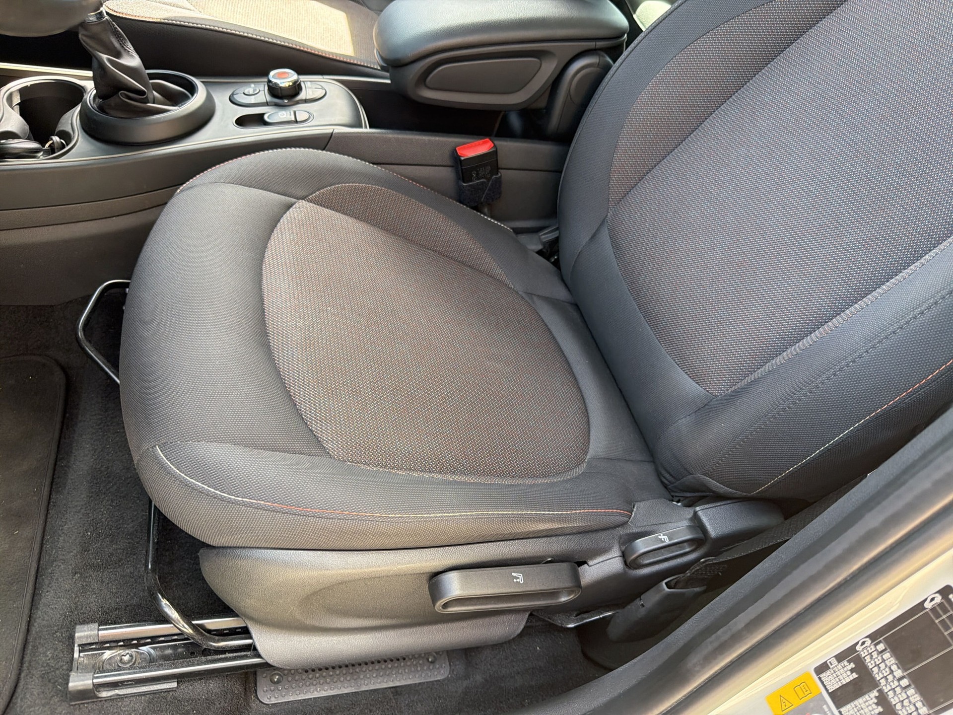 MINI Countryman Cooper SE ALL4 PHEV Steptronic-image-18