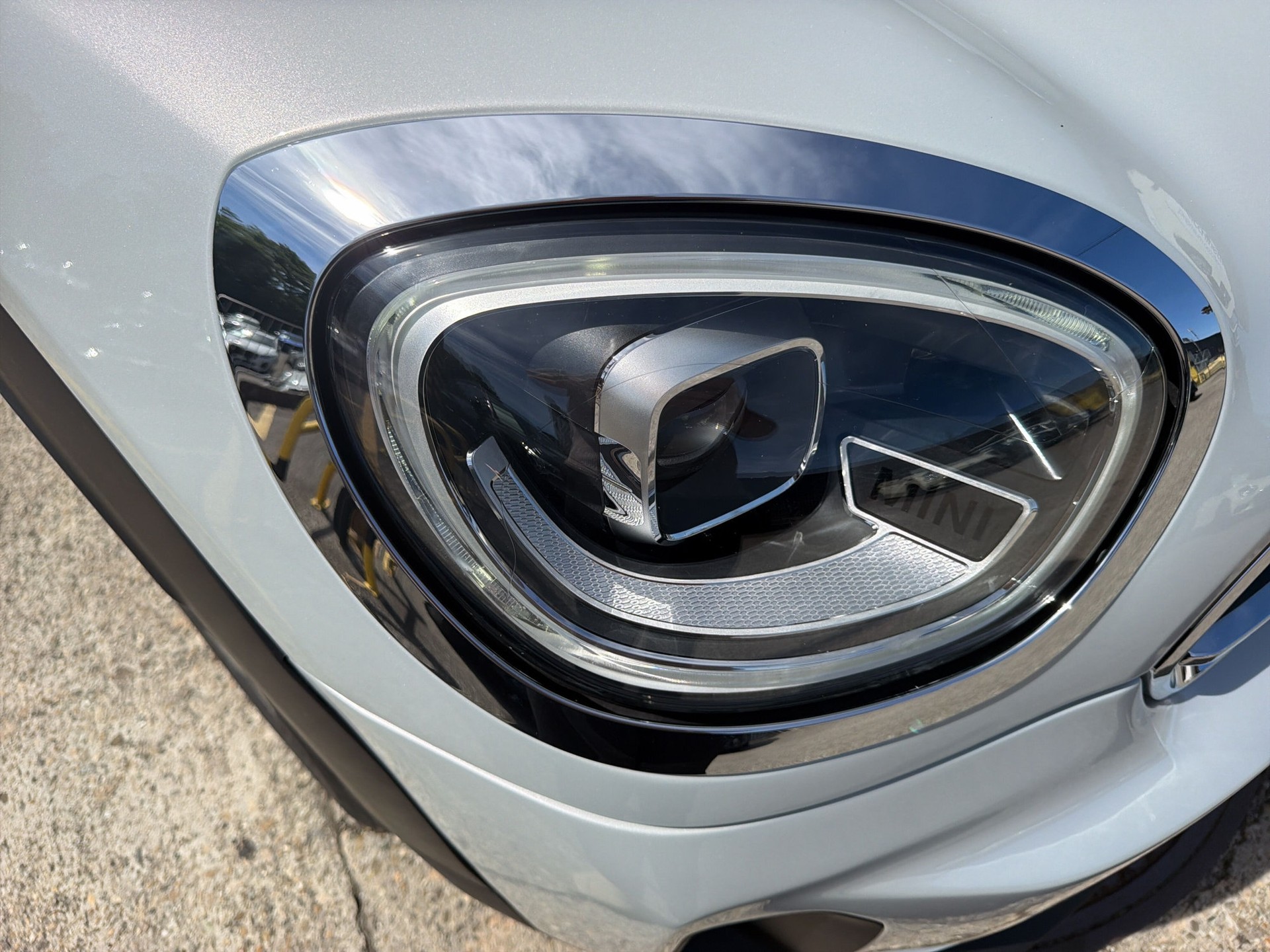 MINI Countryman Cooper SE ALL4 PHEV Steptronic-image-17