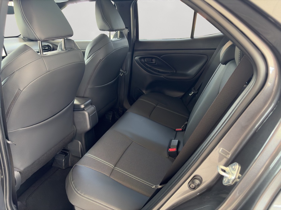 TOYOTA Yaris Cross 1.5 Premium AWDi e-CVT-image-8