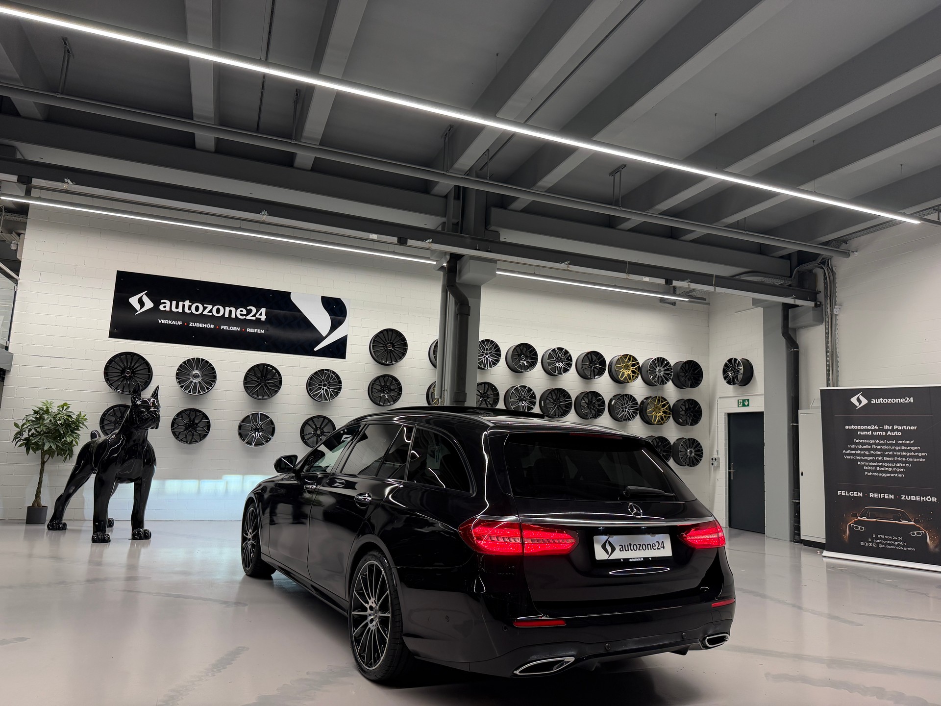 MERCEDES-BENZ E 220 d AMG Line 4matic Kombi *CH-Auto*Servicegepflegt bei Mercedes*Frisch ab Service u. MFK*-showroom-element-3