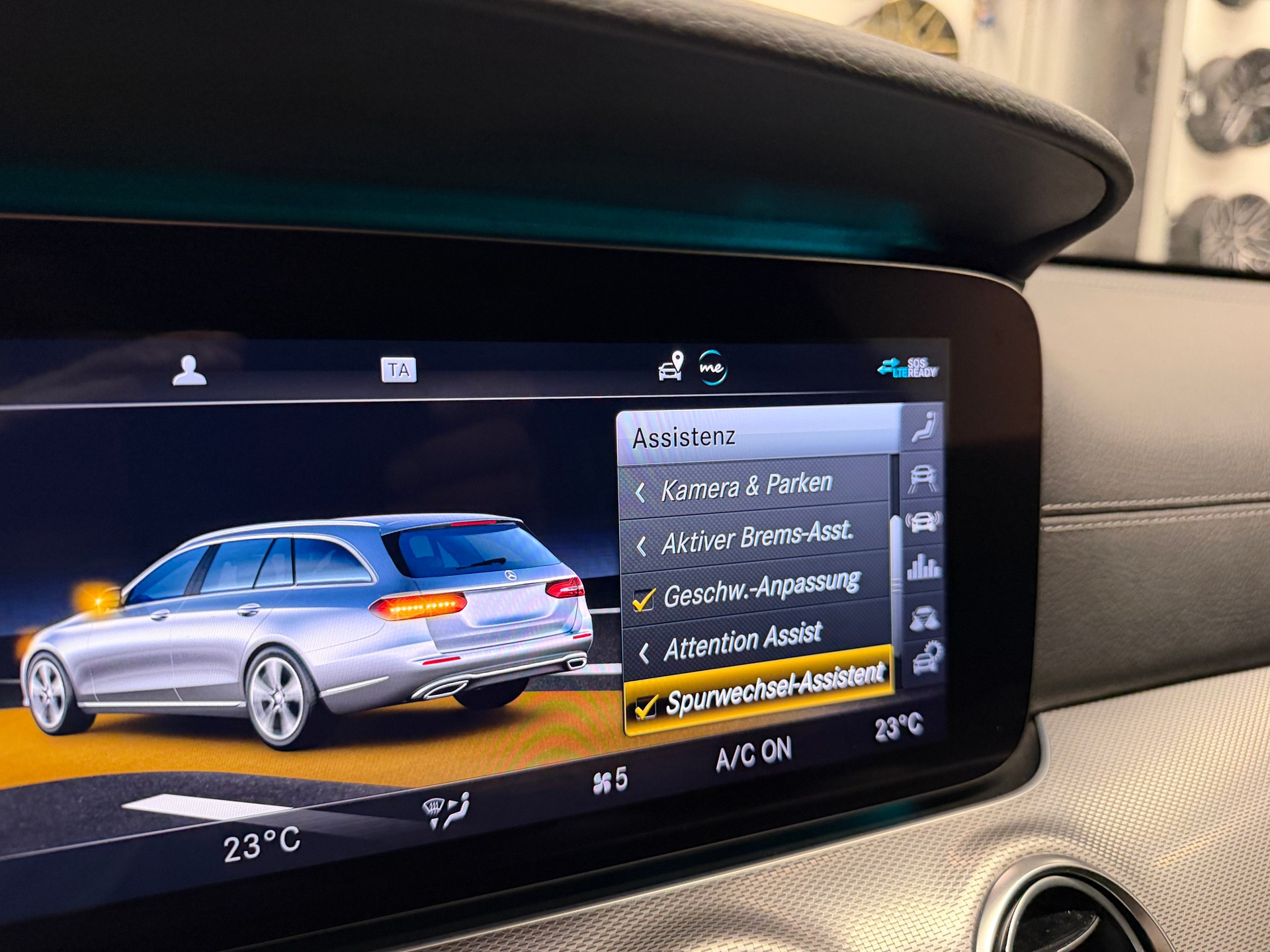 MERCEDES-BENZ E 220 d AMG Line 4matic Kombi *CH-Auto*Servicegepflegt bei Mercedes*Frisch ab Service u. MFK*-image-12