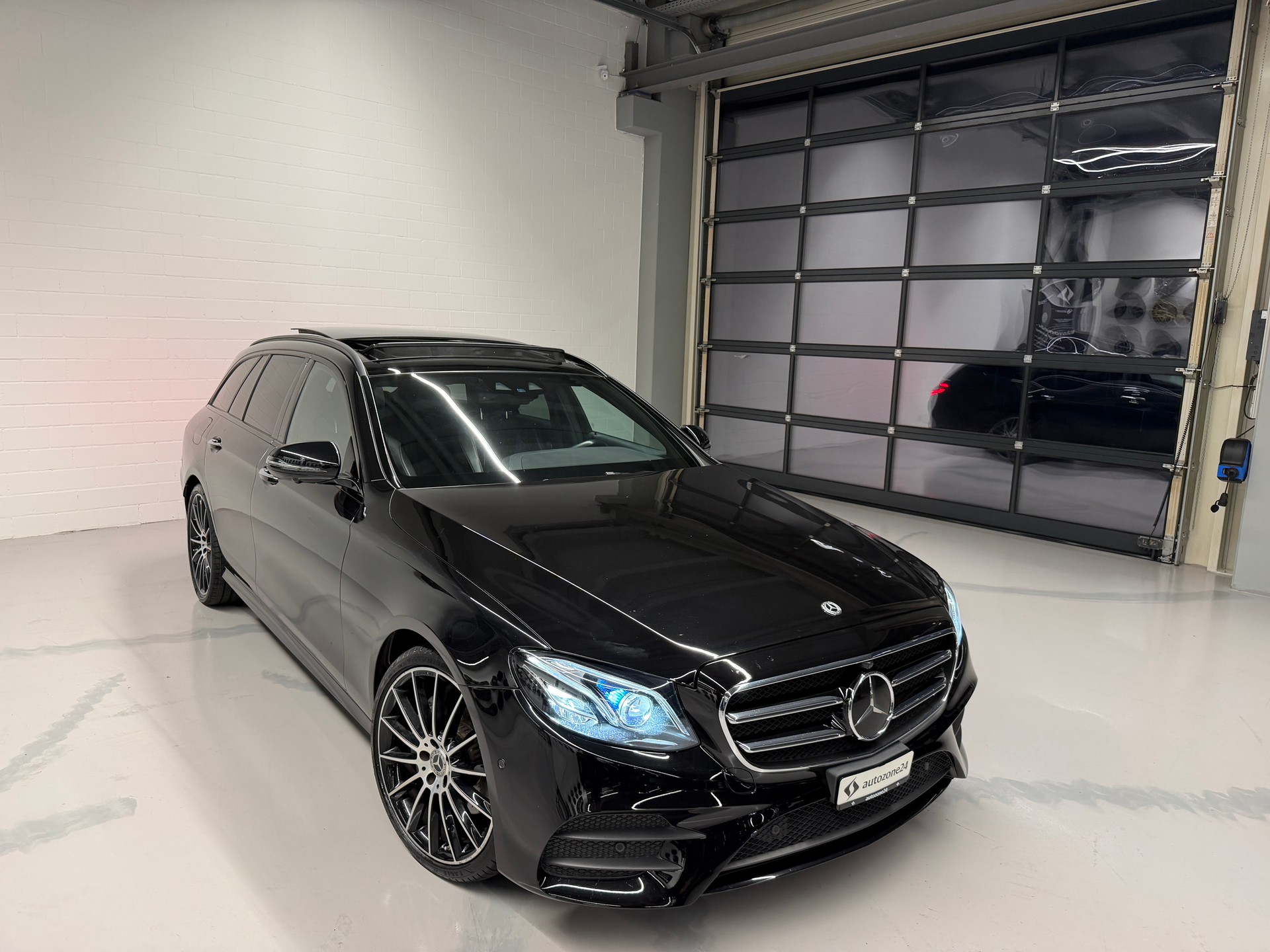 MERCEDES-BENZ E 220 d AMG Line 4matic Kombi *CH-Auto*Servicegepflegt bei Mercedes*Frisch ab Service u. MFK*-image-9