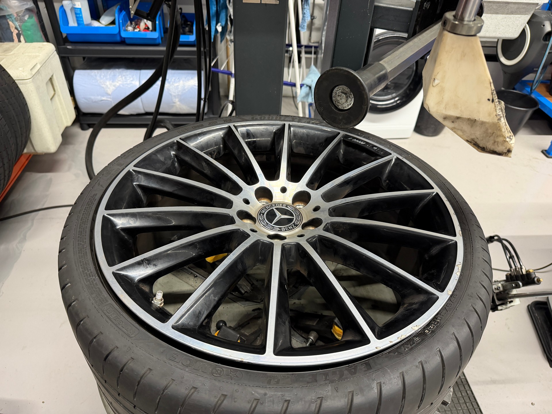 MERCEDES-BENZ E 220 d AMG Line 4matic Kombi *CH-Auto*Servicegepflegt bei Mercedes*Frisch ab Service u. MFK*-showroom-element-3