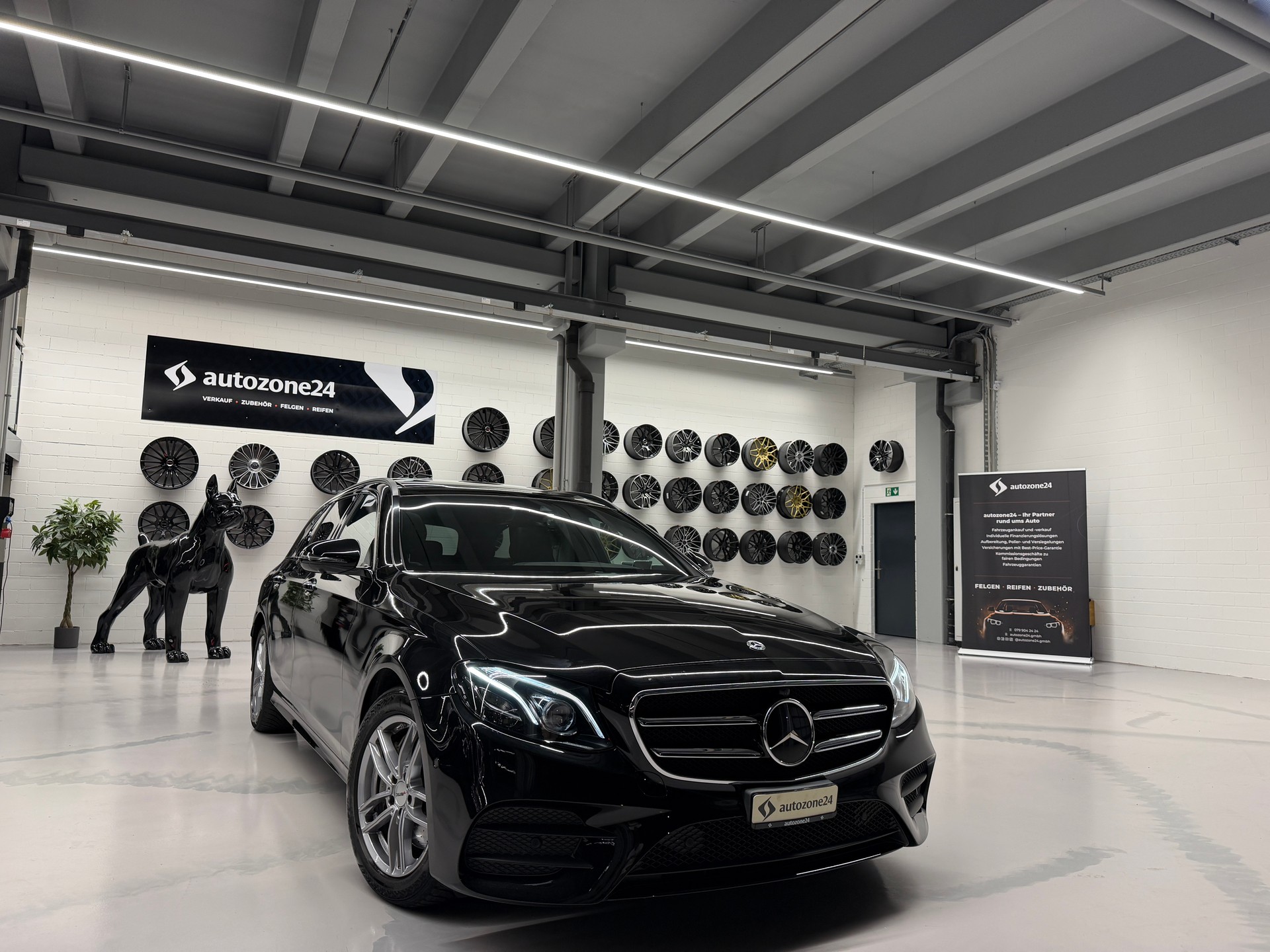 MERCEDES-BENZ E 220 d AMG Line 4matic Kombi *CH-Auto*Servicegepflegt bei Mercedes*Frisch ab Service u. MFK*-showroom-element-1