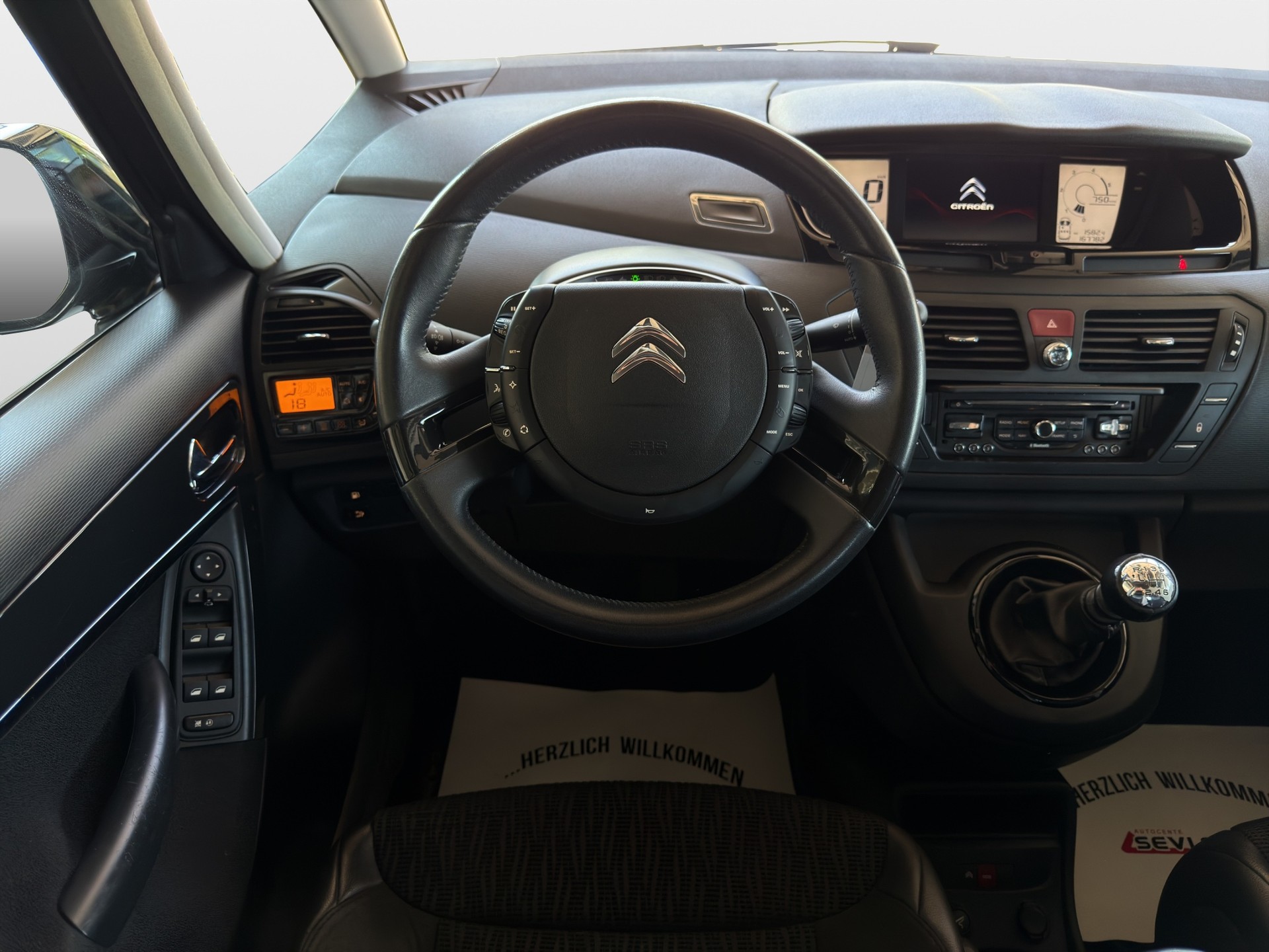 CITROEN Grand C4 Picasso 2.0 HDI Exclusive-image-12