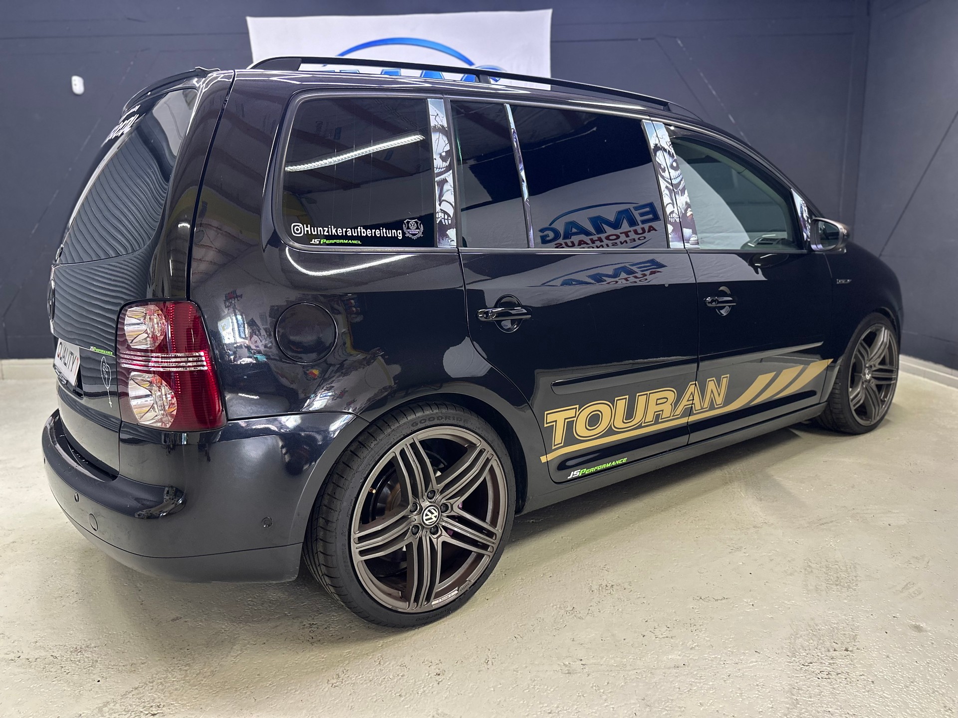 VW Touran 1.9 TDI-image-3