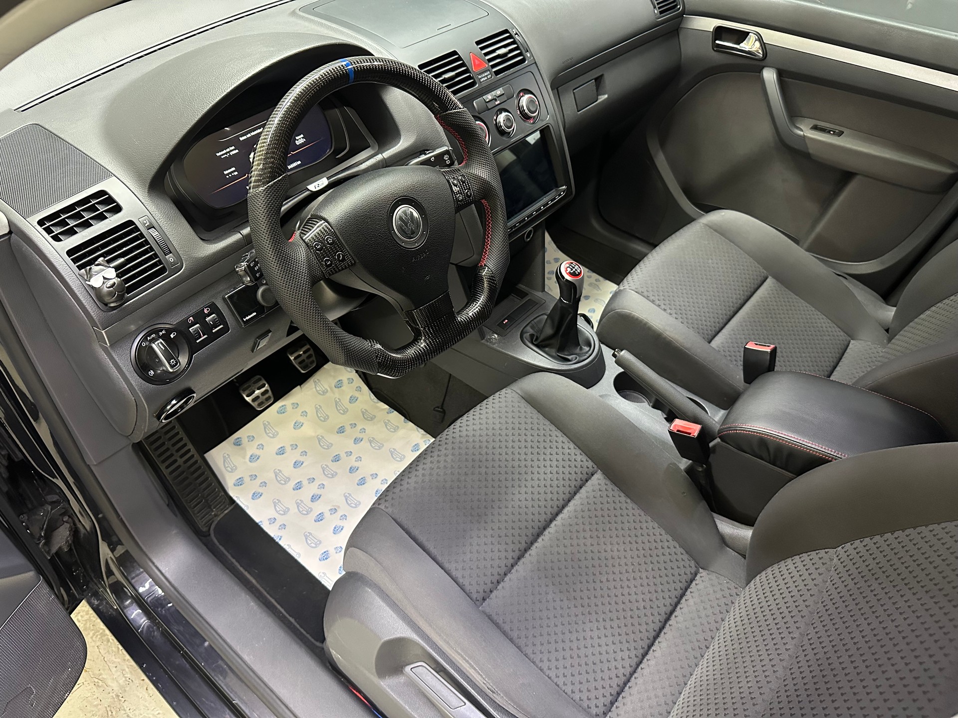 VW Touran 1.9 TDI-image-5