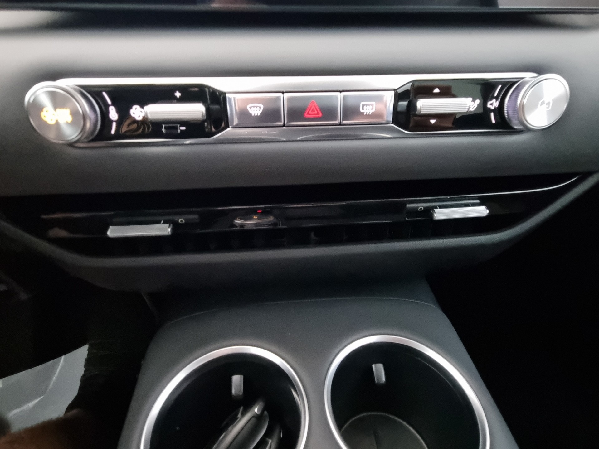 MG MG S5 EV 64kWh Luxury RWD-image-14