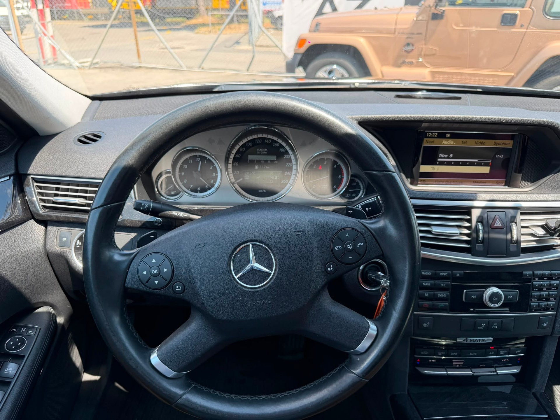 MERCEDES-BENZ E 350 CDI BlueEfficiency Elégance 7G-Tronic 4x4-image-10